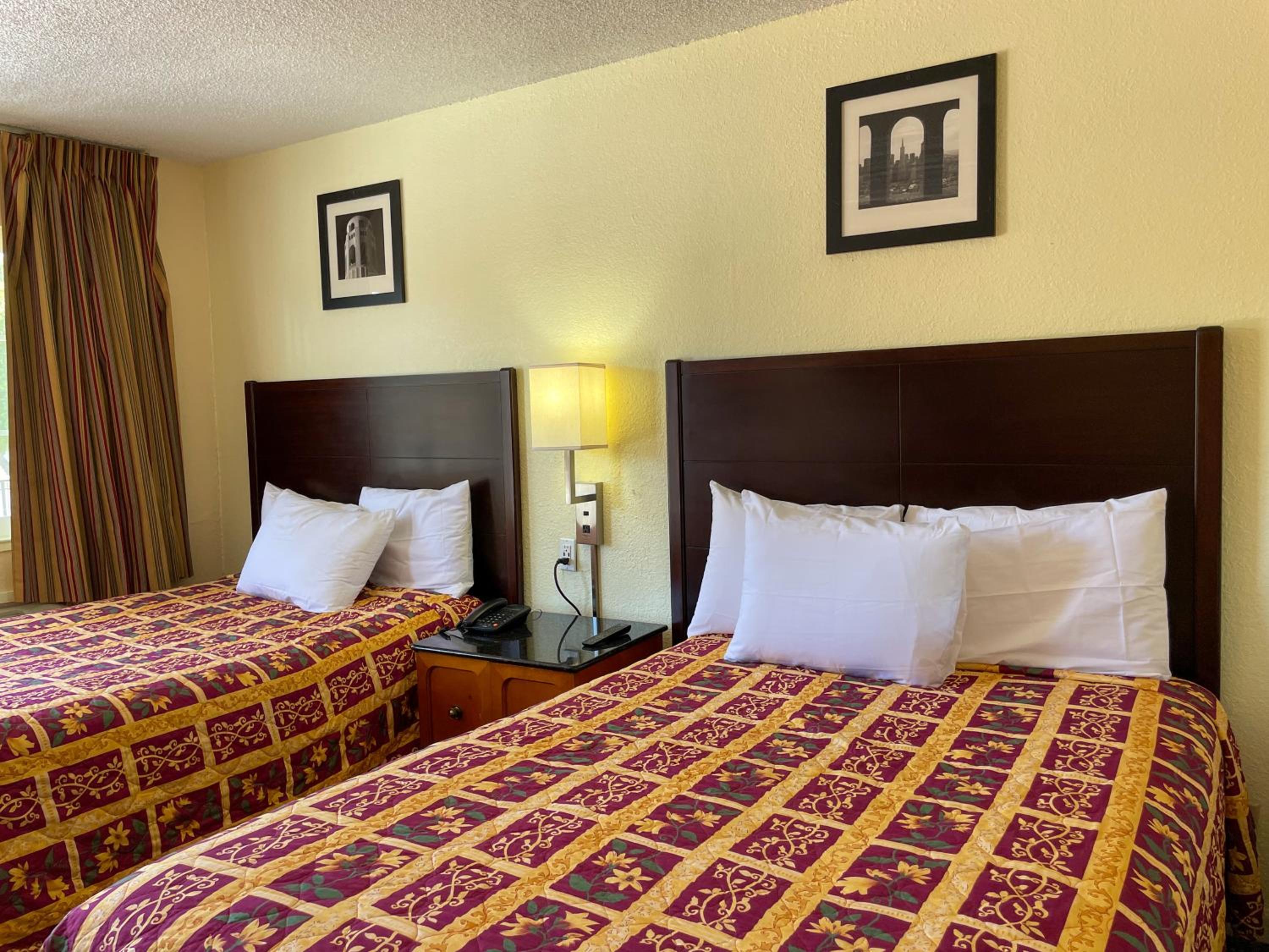 Double Room with Two Double Beds - Non-Smoking photo 3
