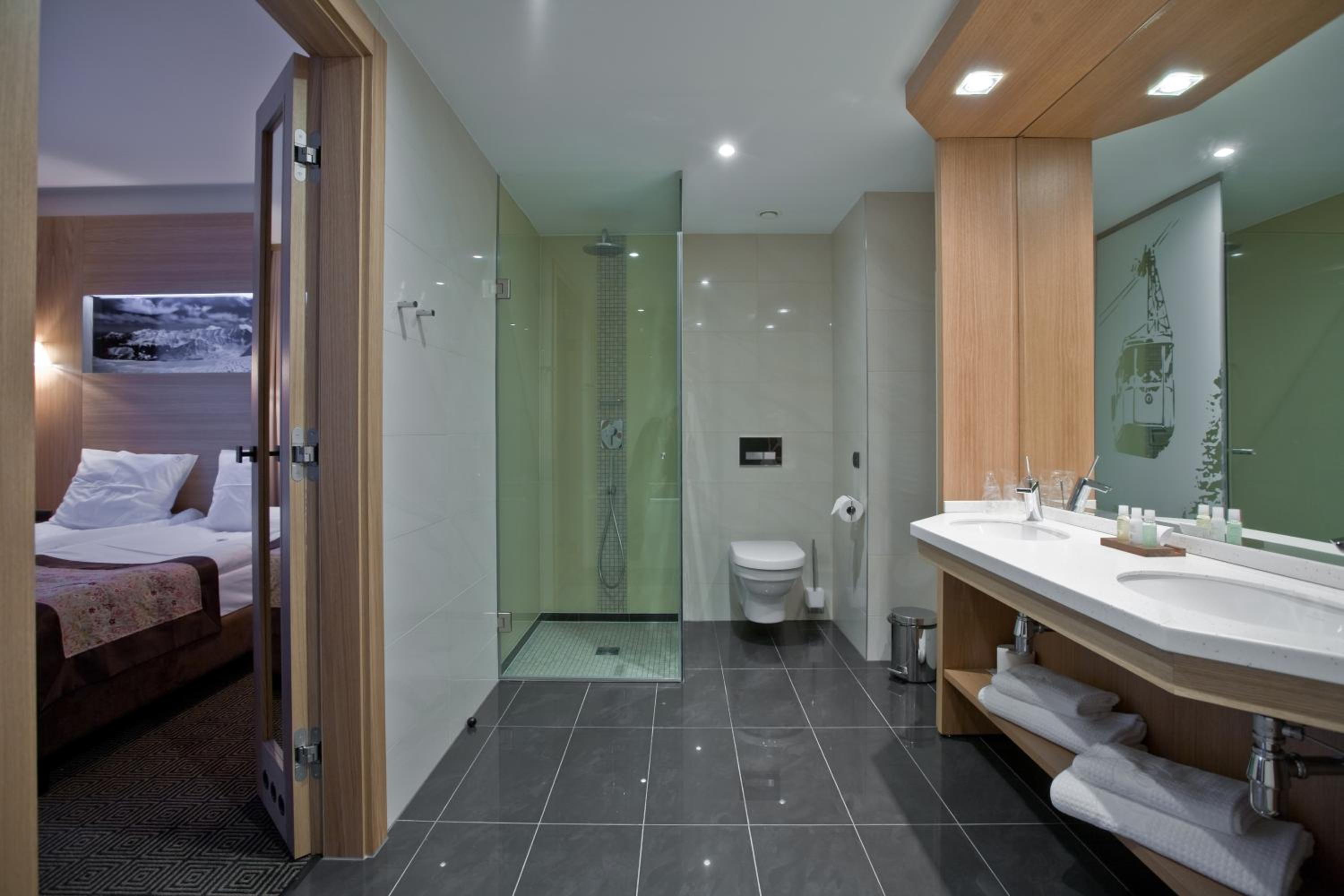 Standard Double or Twin Room with Balcony - Photo 4