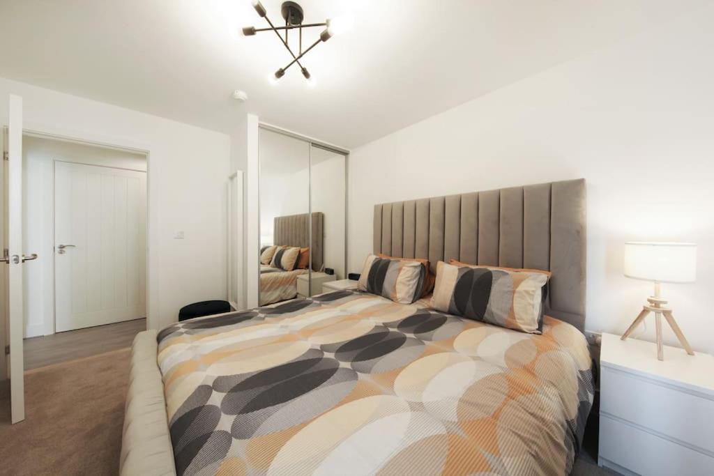 One-Bedroom Apartment photo 3