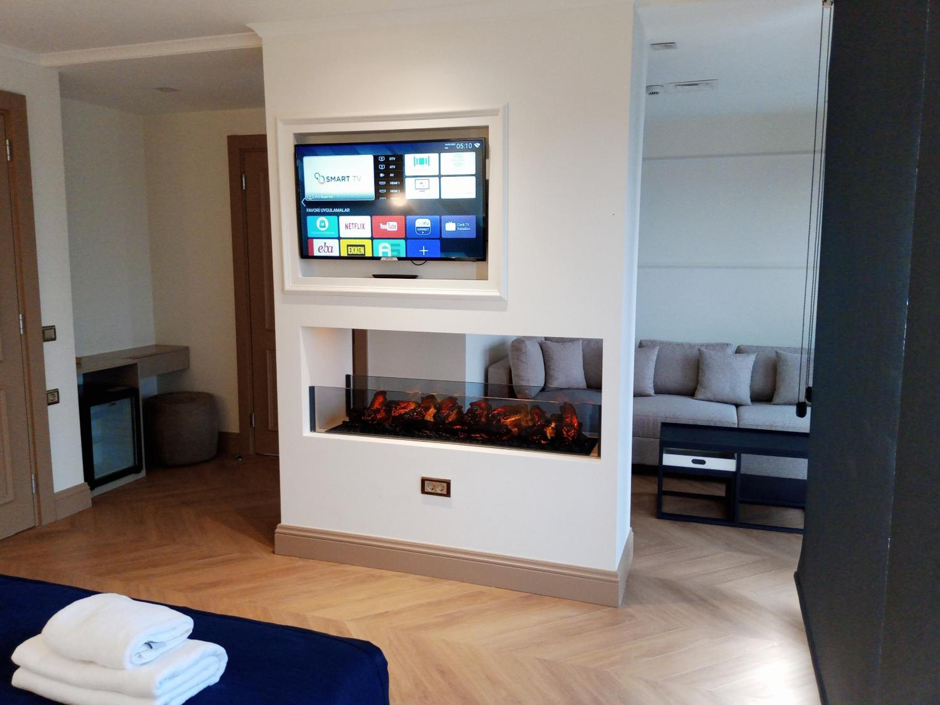 Suite with Spa Bath photo 2