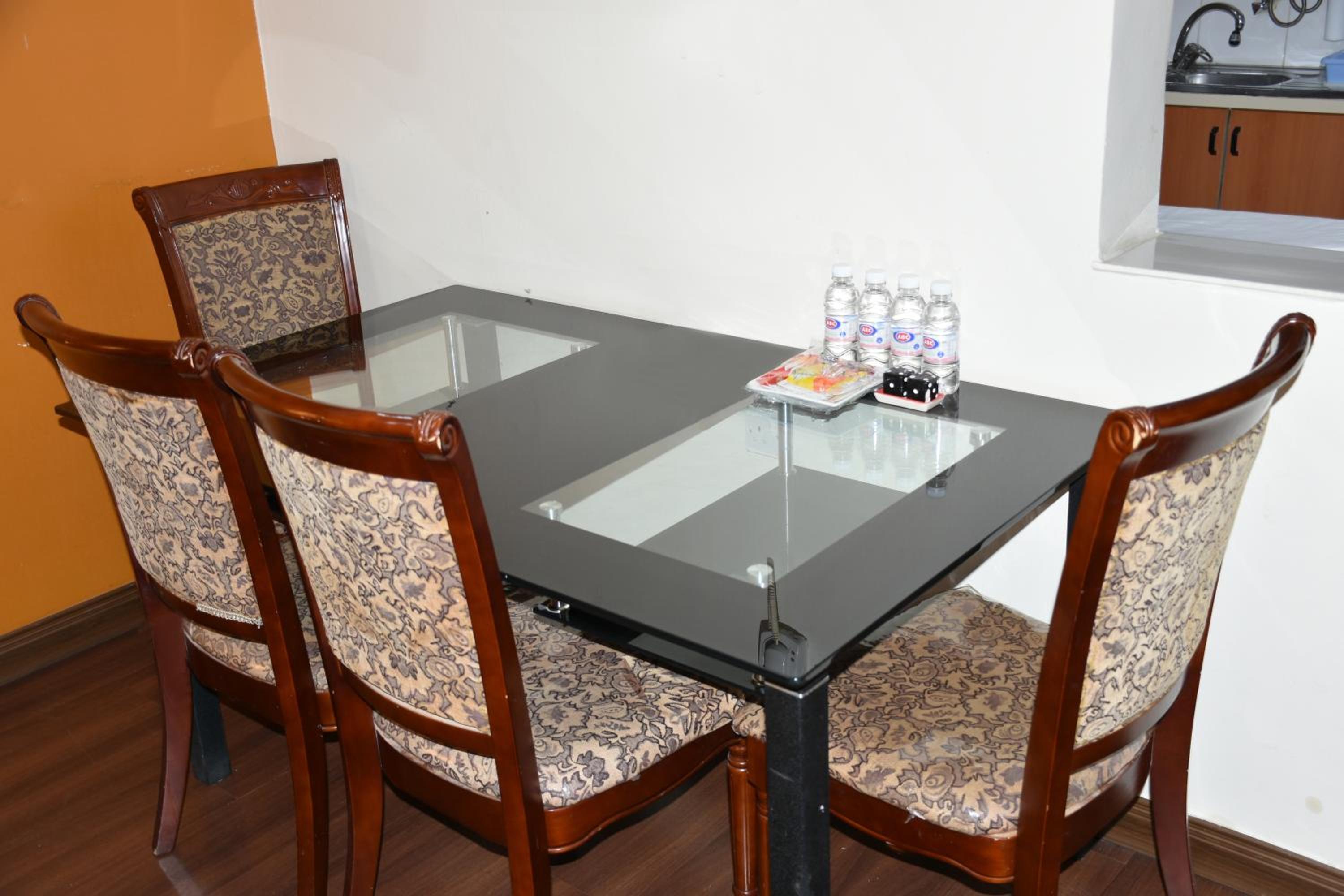 Executive Apartment - Photo 17