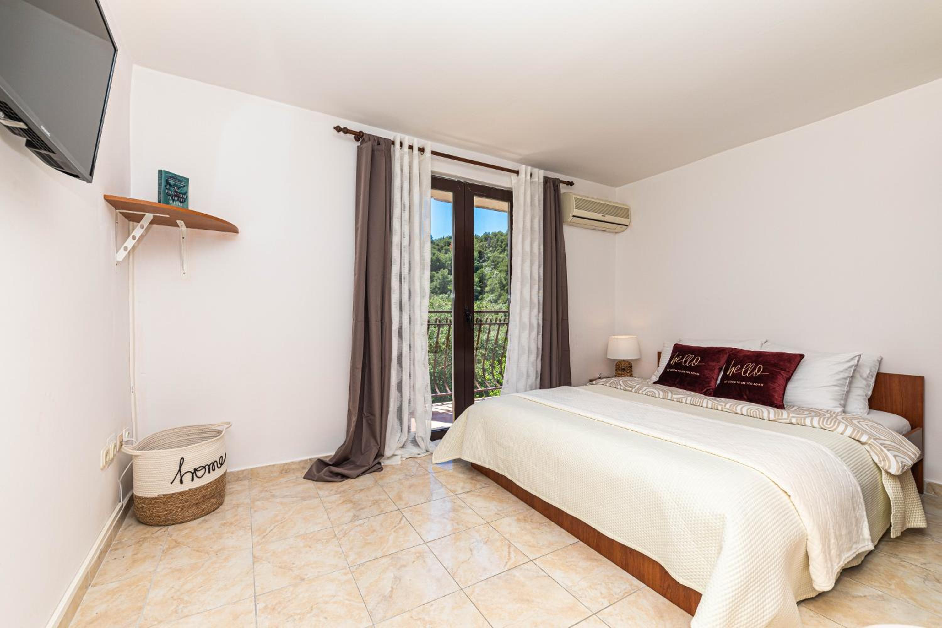 Villa com Piscina Privada