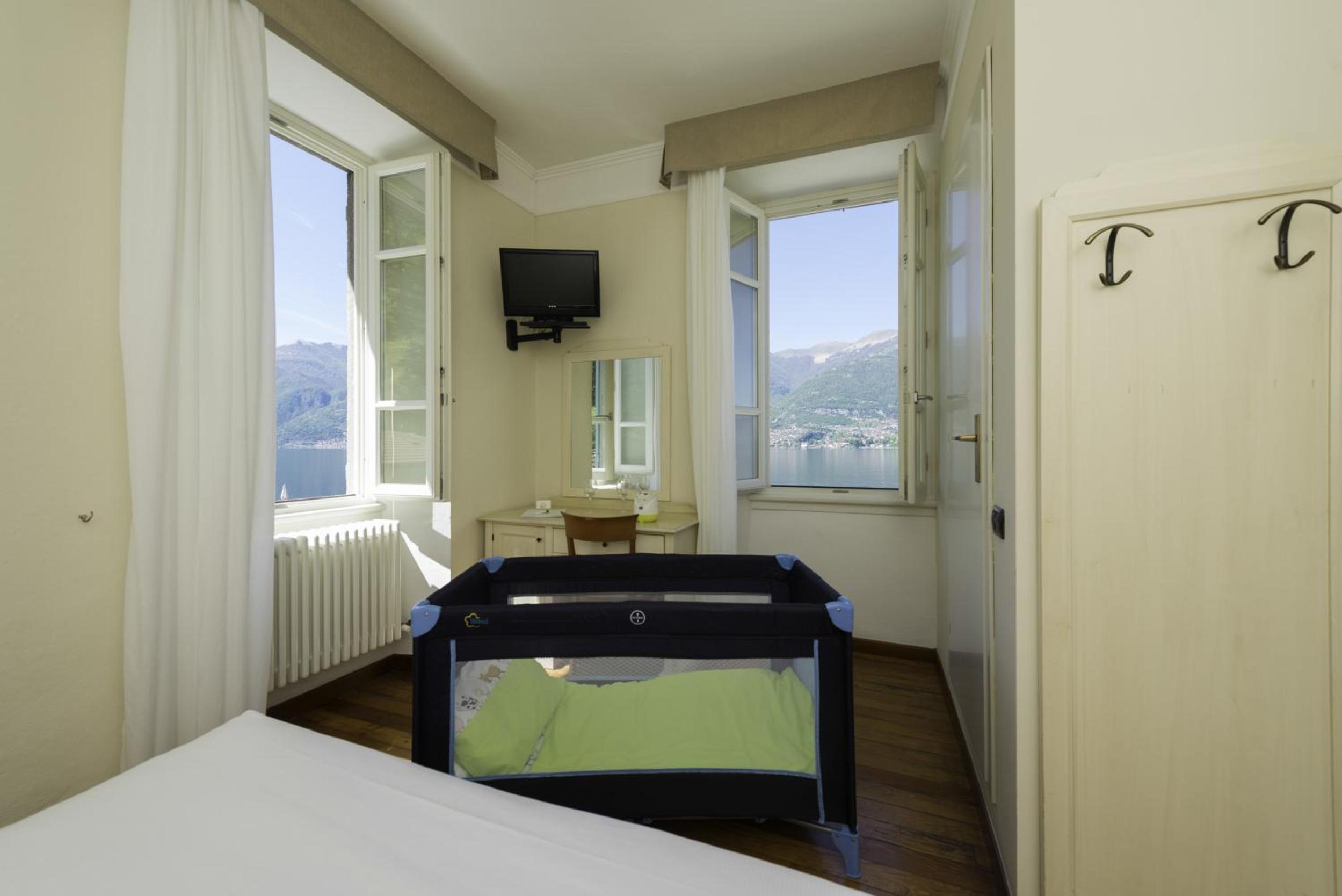 Standard Double Room - Photo 12