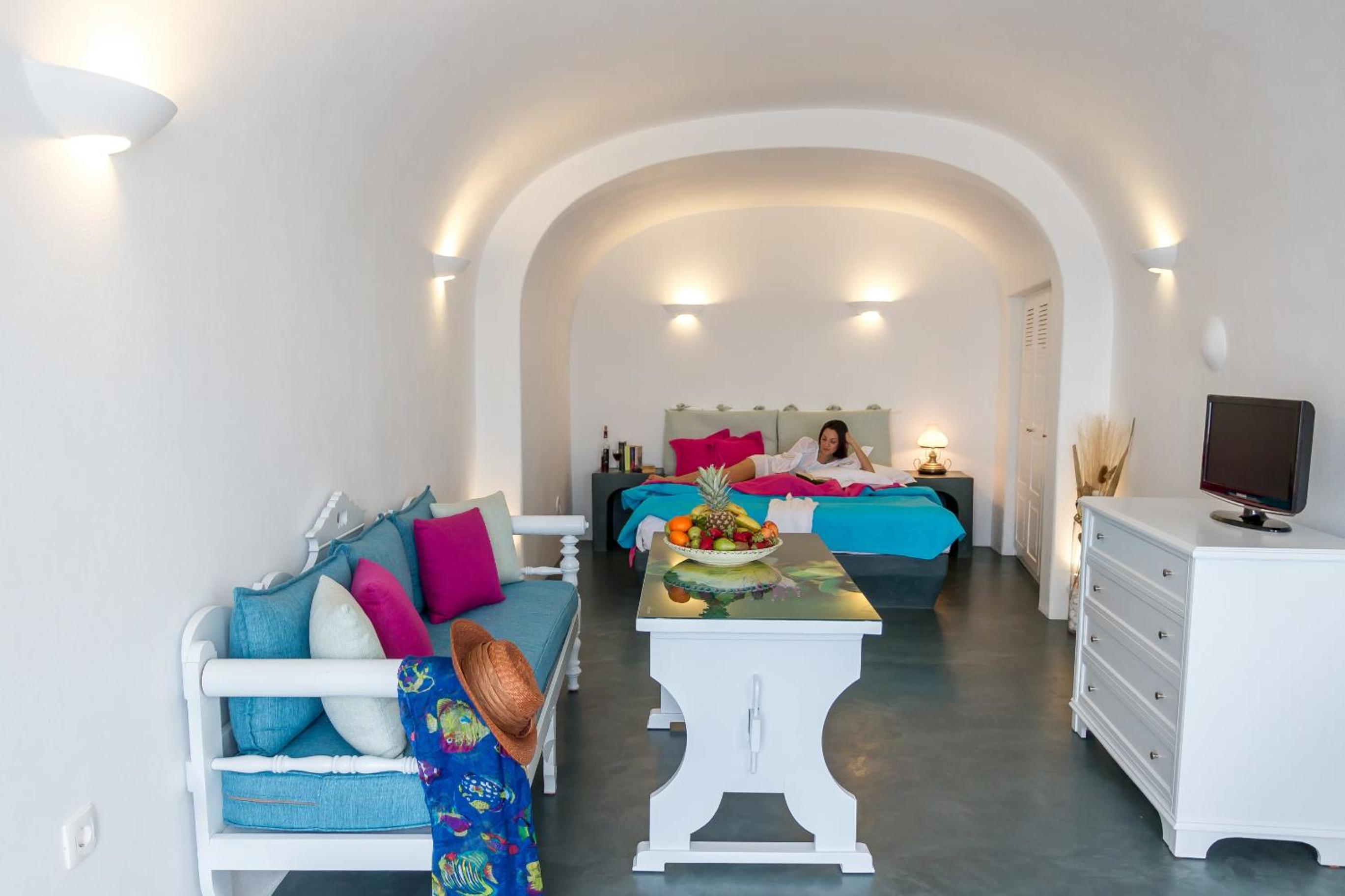 Apartment with Terrace and Panoramic Caldera View photo 2