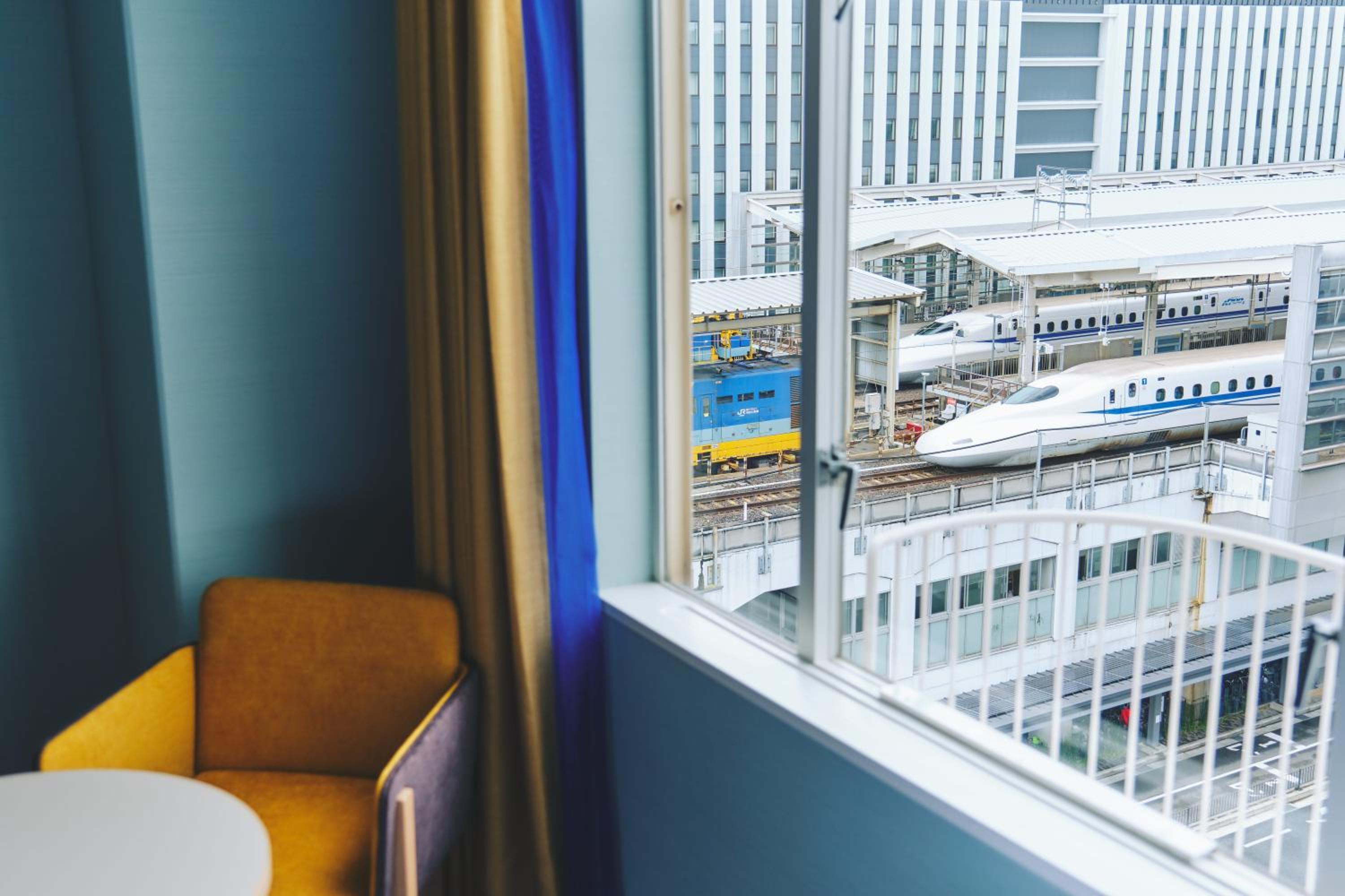 Superior Twin Room with Train View - Main Building Premium Floor - Non-Smoking photo 2