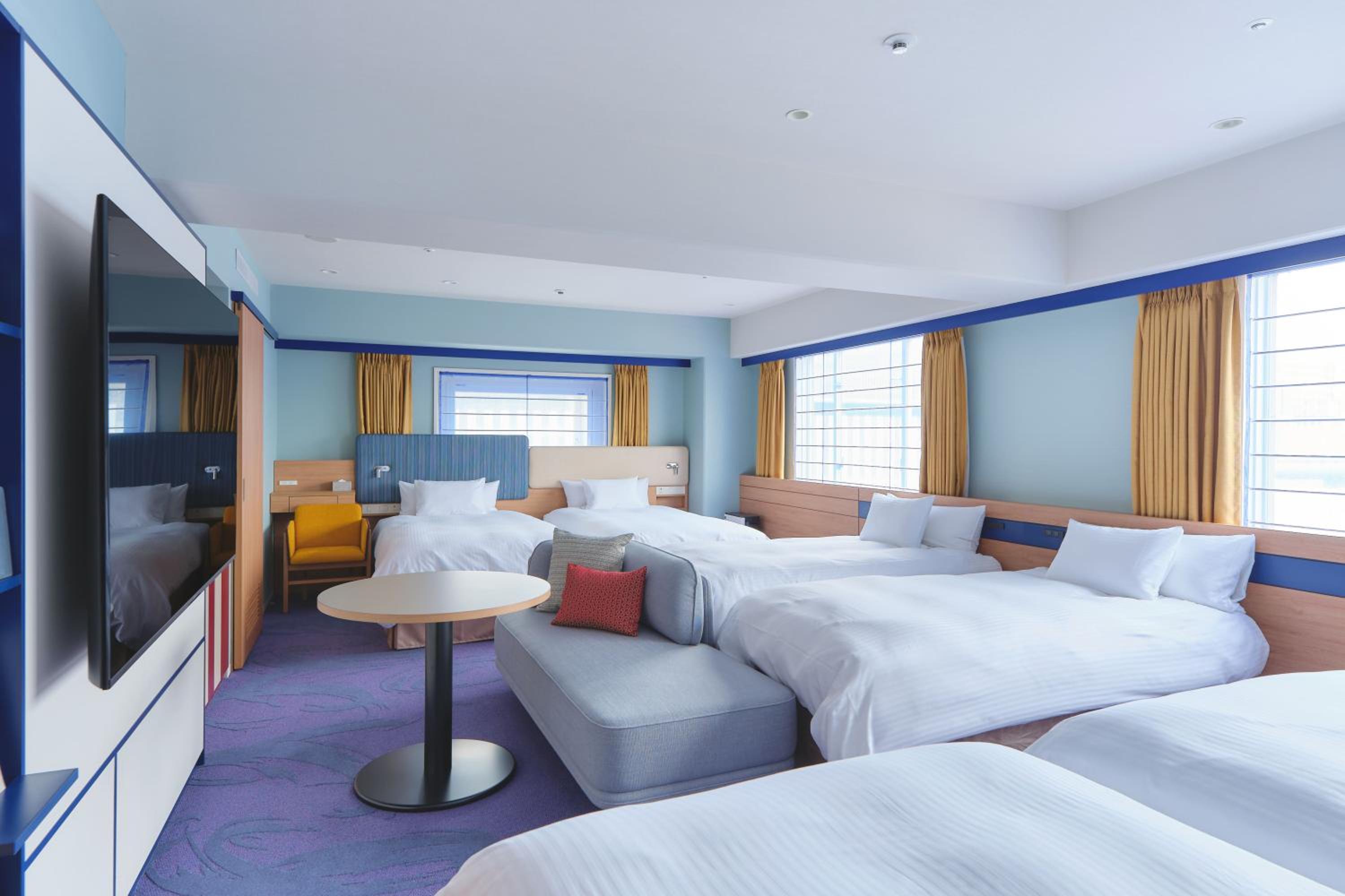 Deluxe Family Room - Main Building Premium Floor - Non-Smoking photo 3