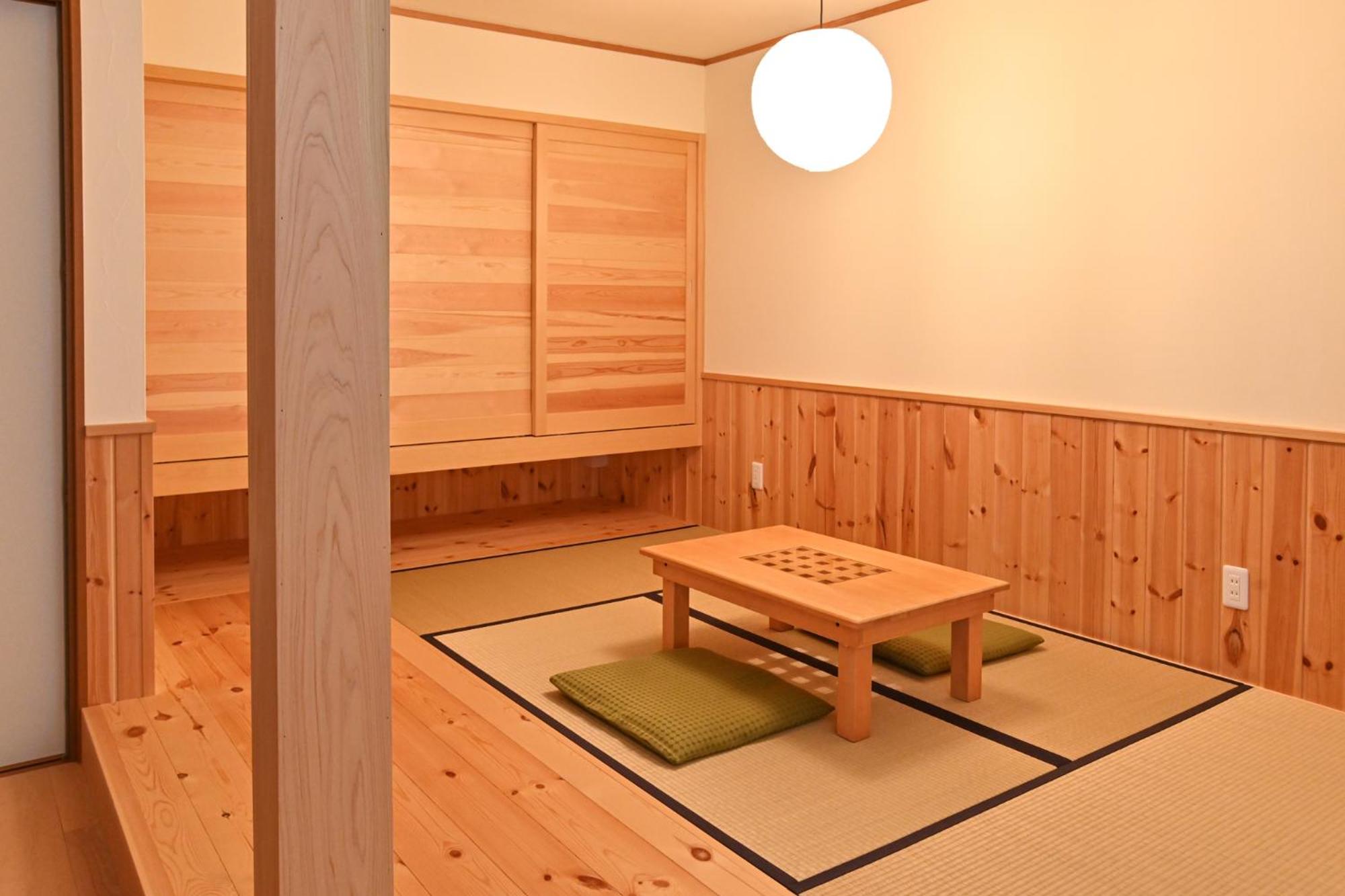 Quadruple Room with Private Bathroom photo 1