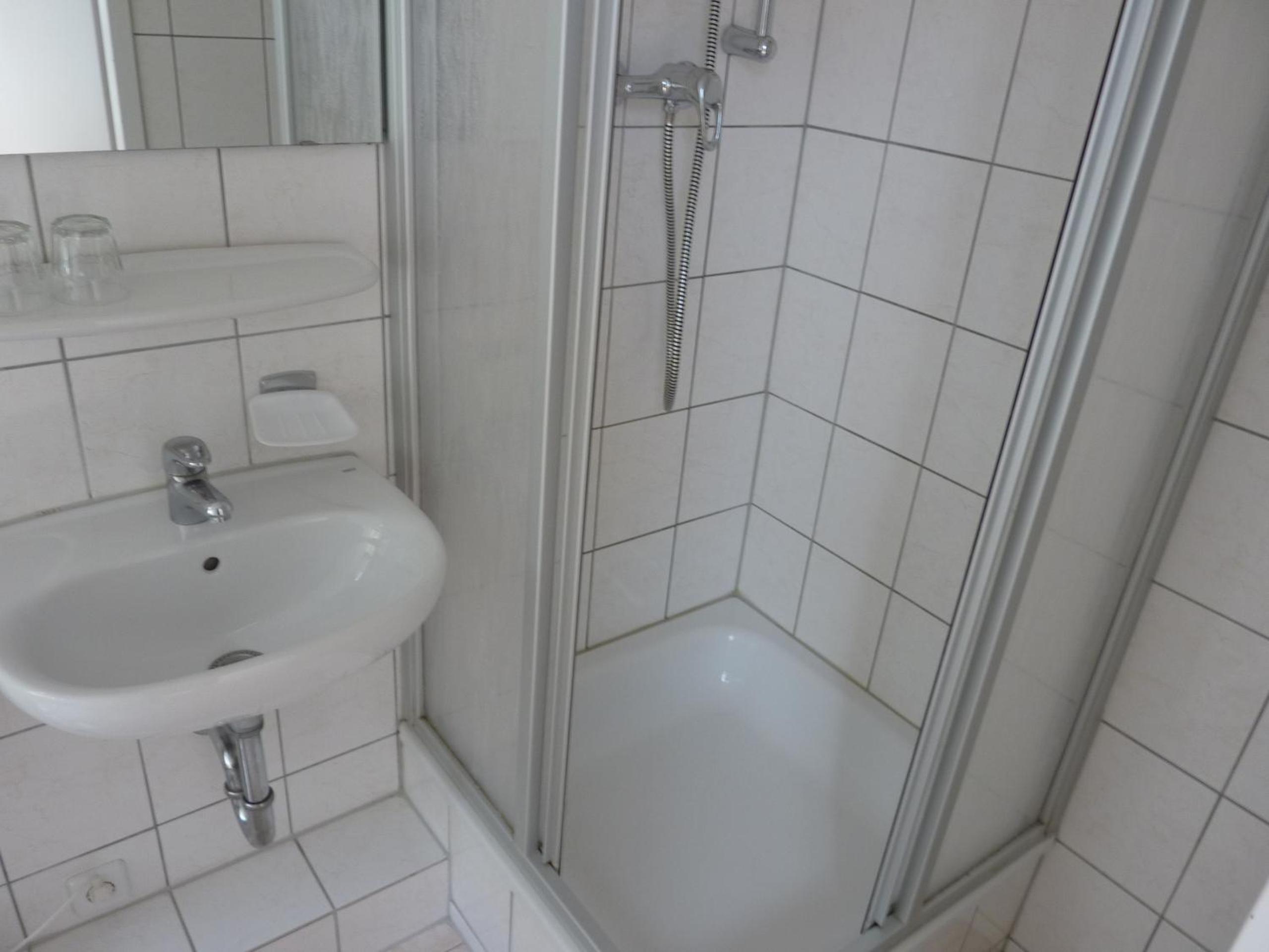 Double Room with Shared Bathroom photo 2