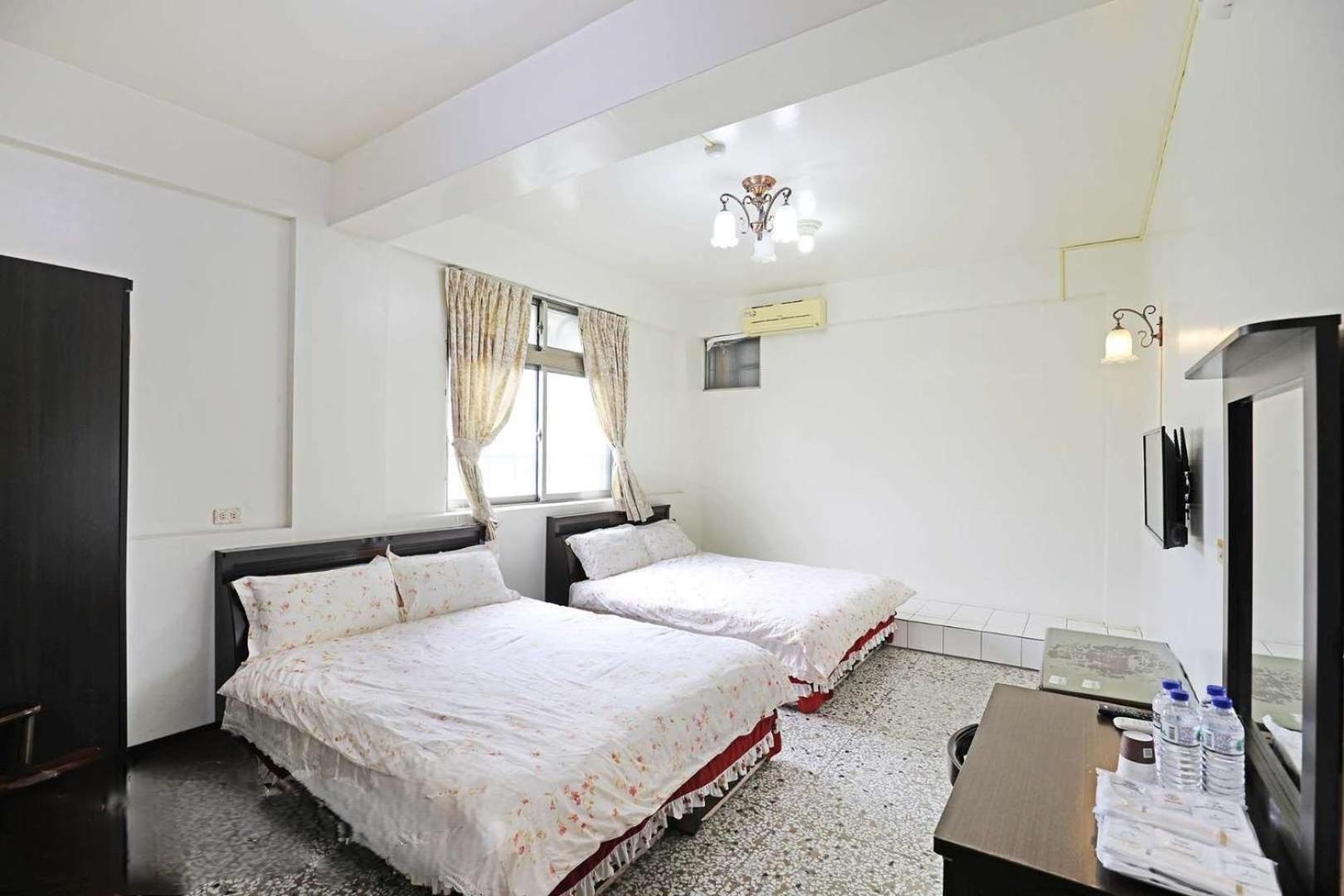 Quadruple Room With Private Bathroom photo 3