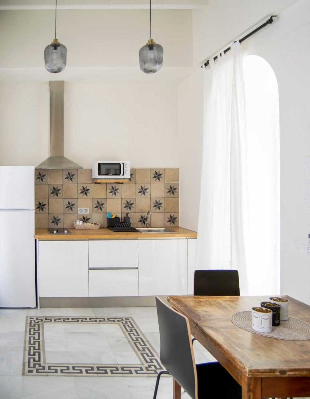 One-Bedroom Deluxe Apartment - Photo 8