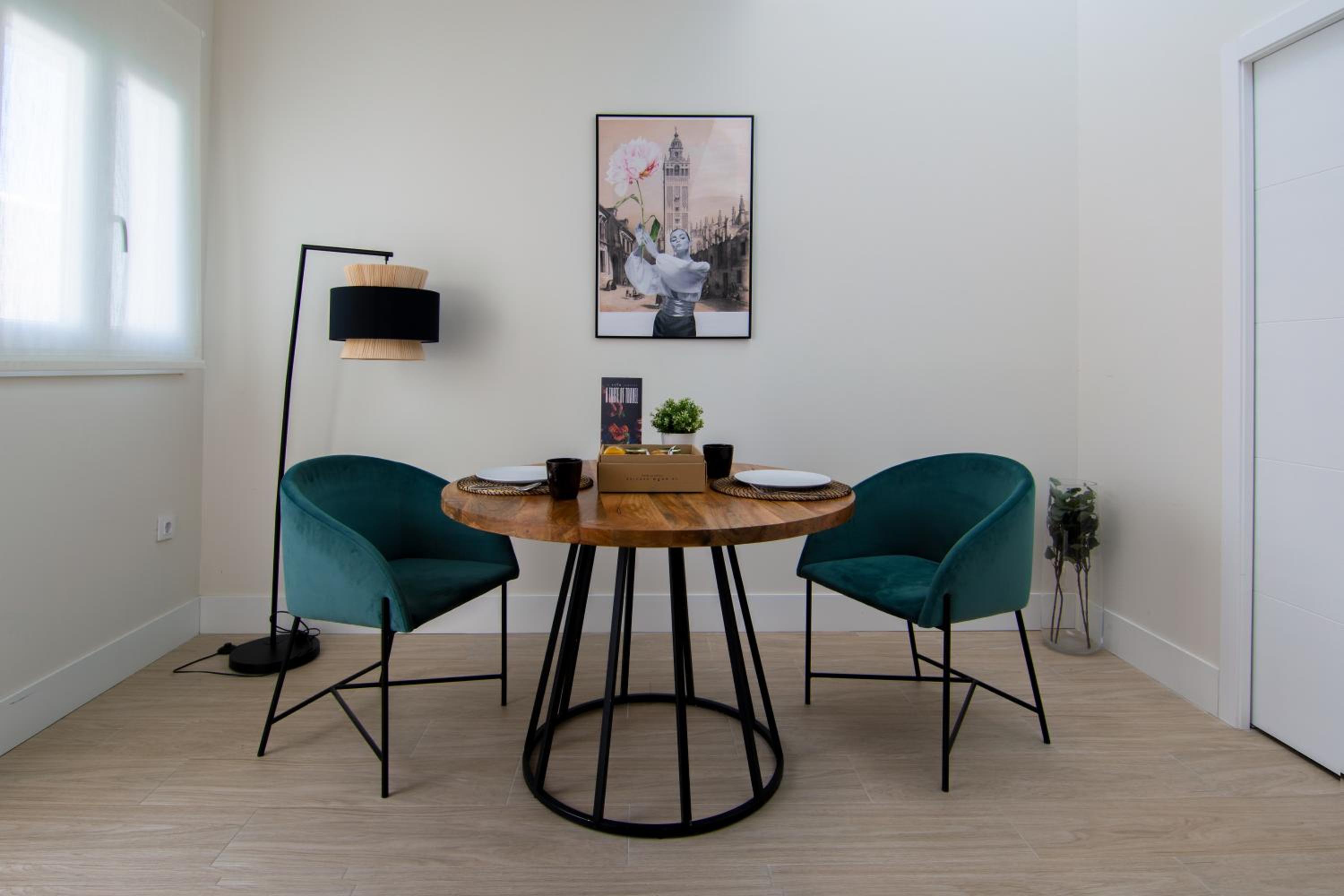 Loft Apartment - Photo 9
