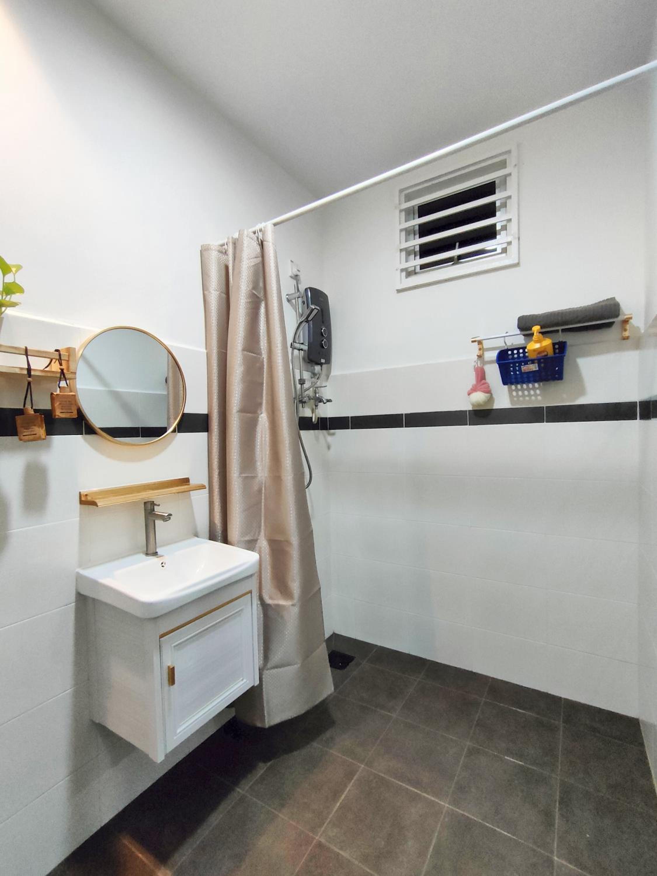 Three-Bedroom House photo 3