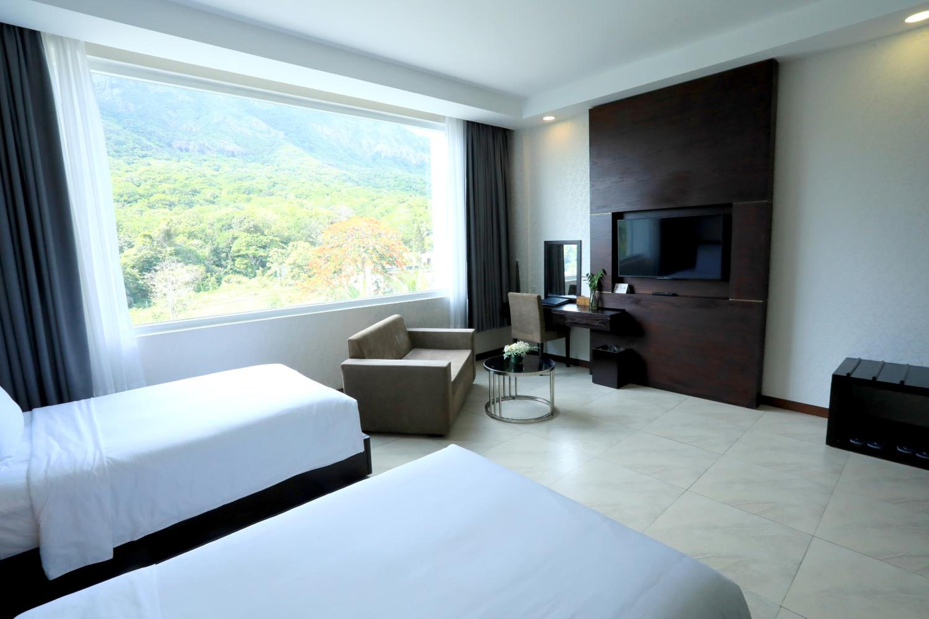 Twin Room with Mountain View photo 3