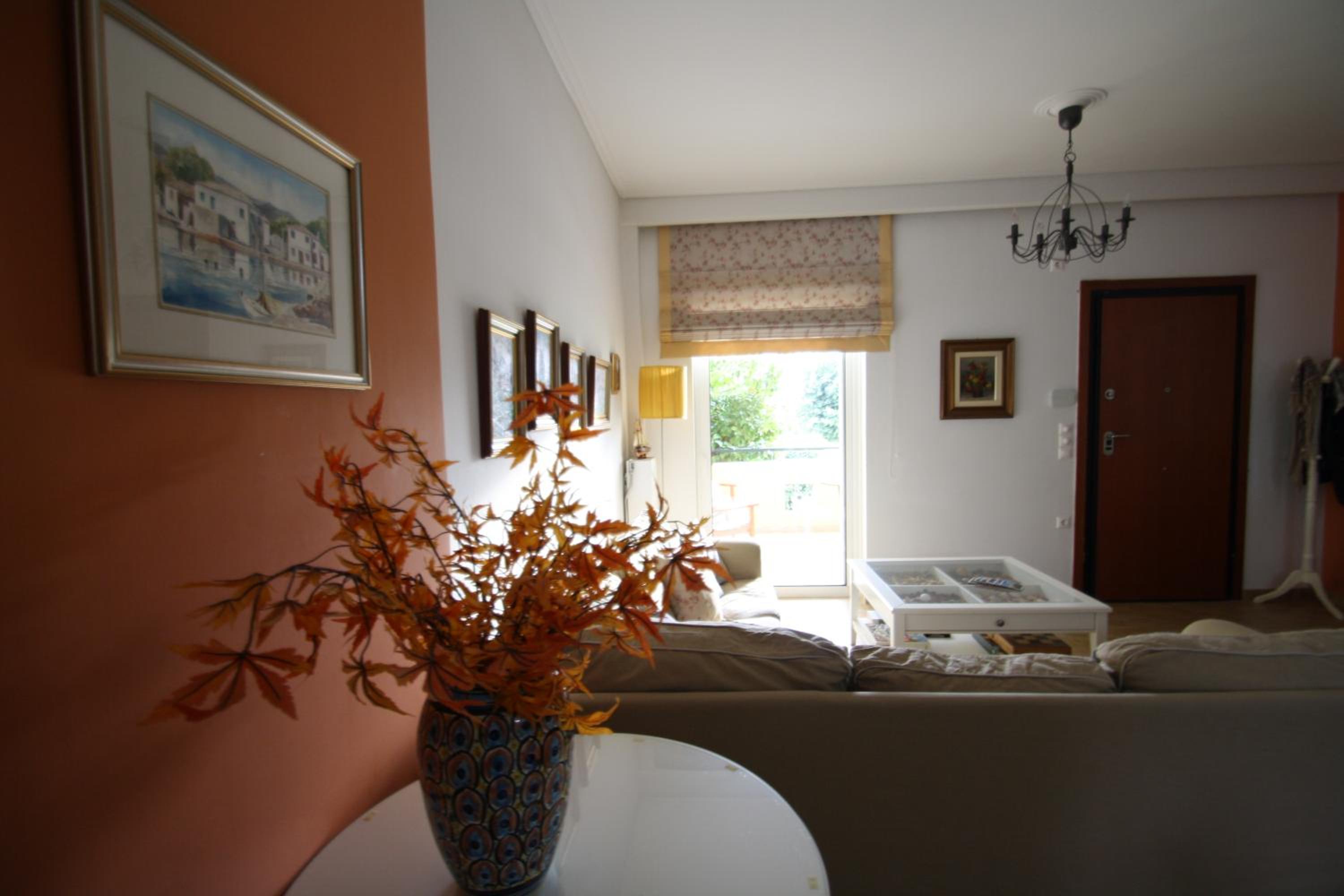 Three-Bedroom House photo 3