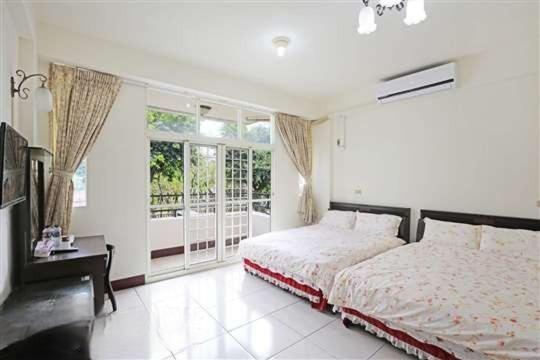 Quadruple Room with Bathroom photo 2