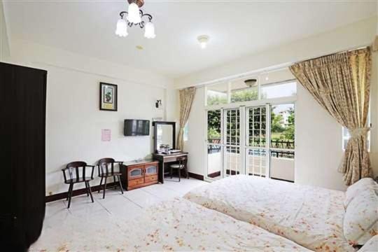 Quadruple Room with Balcony photo 3