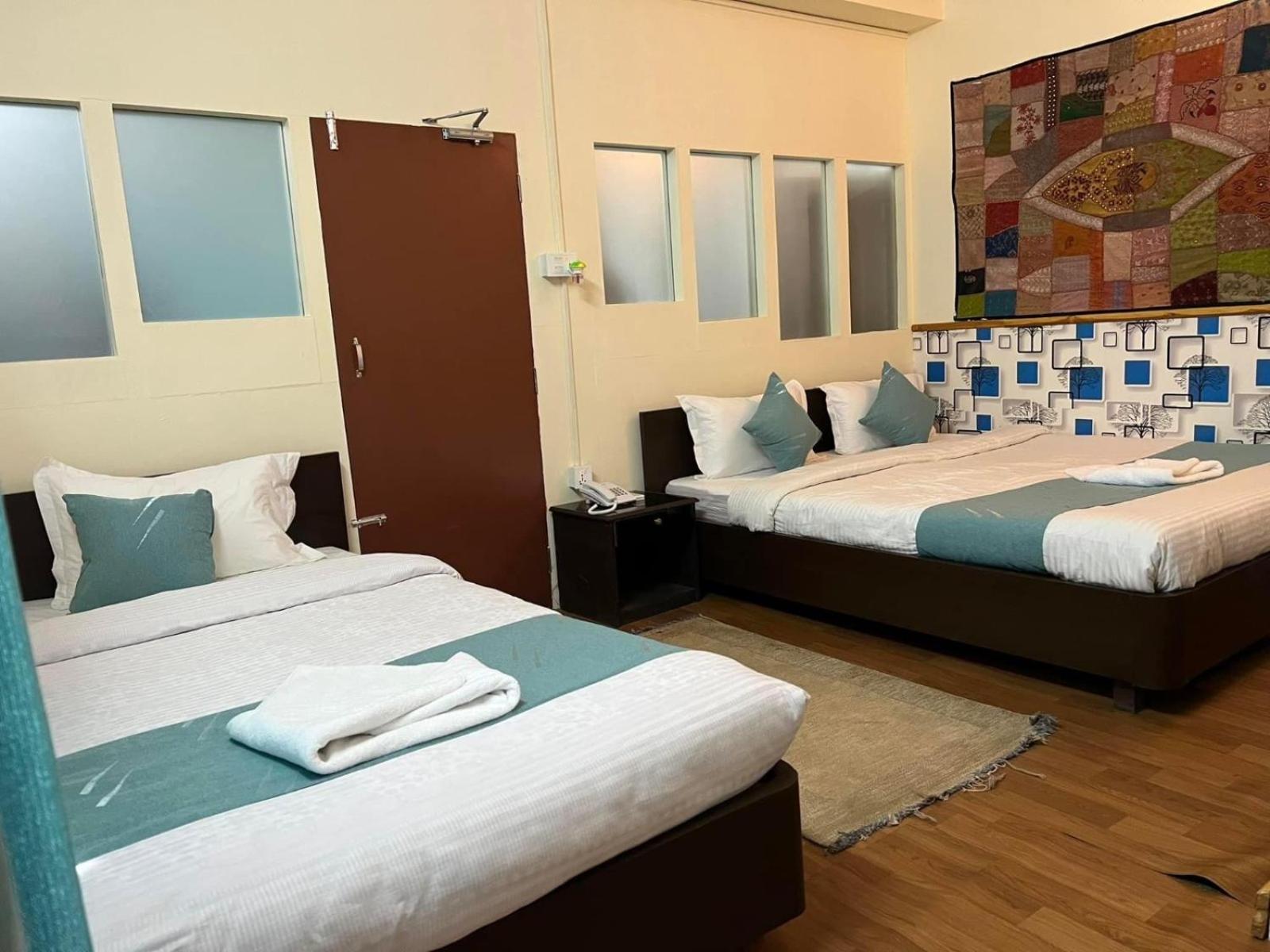 Standard Double or Twin Room - Photo 14