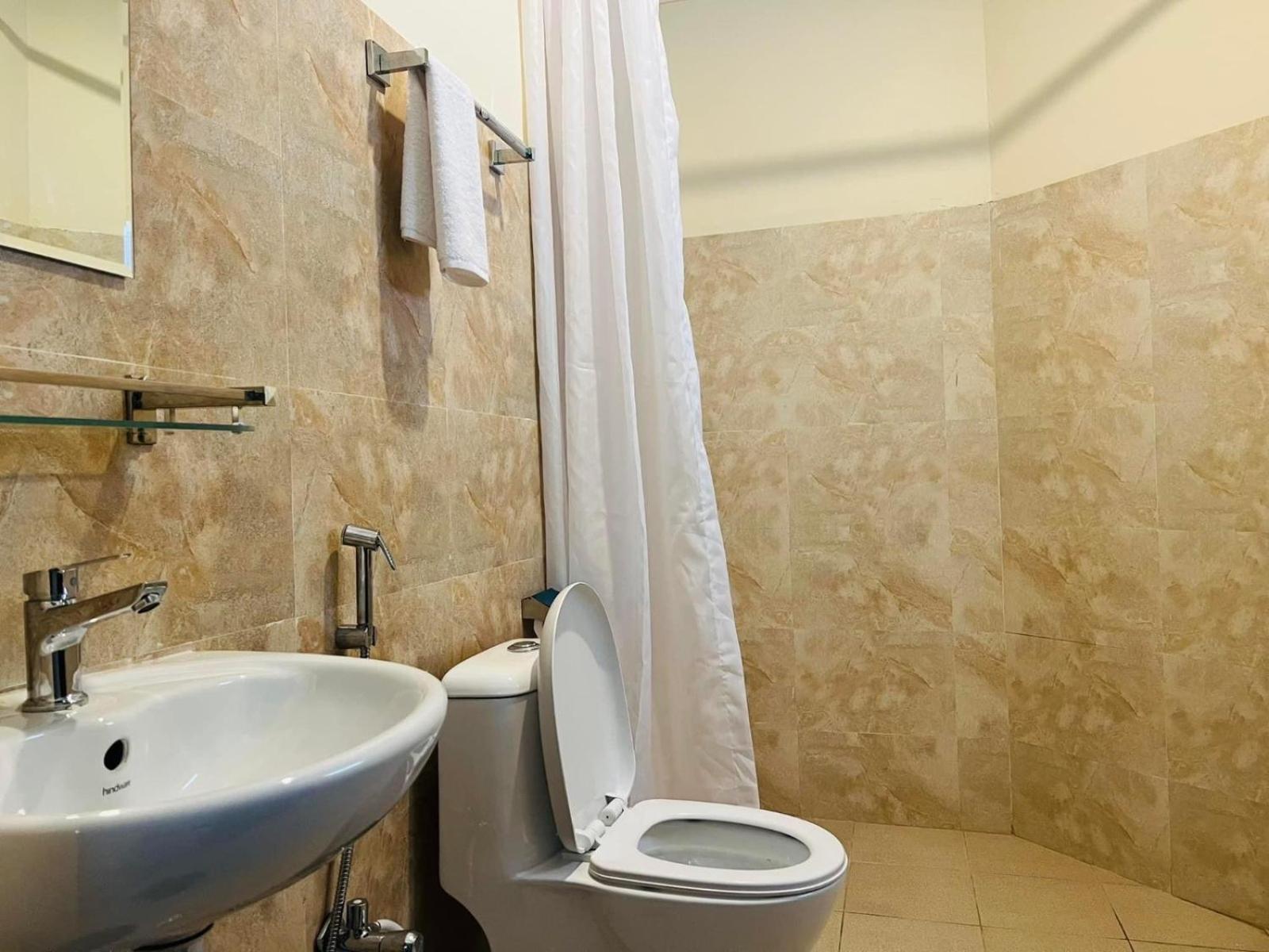 Standard Double or Twin Room - Photo 12