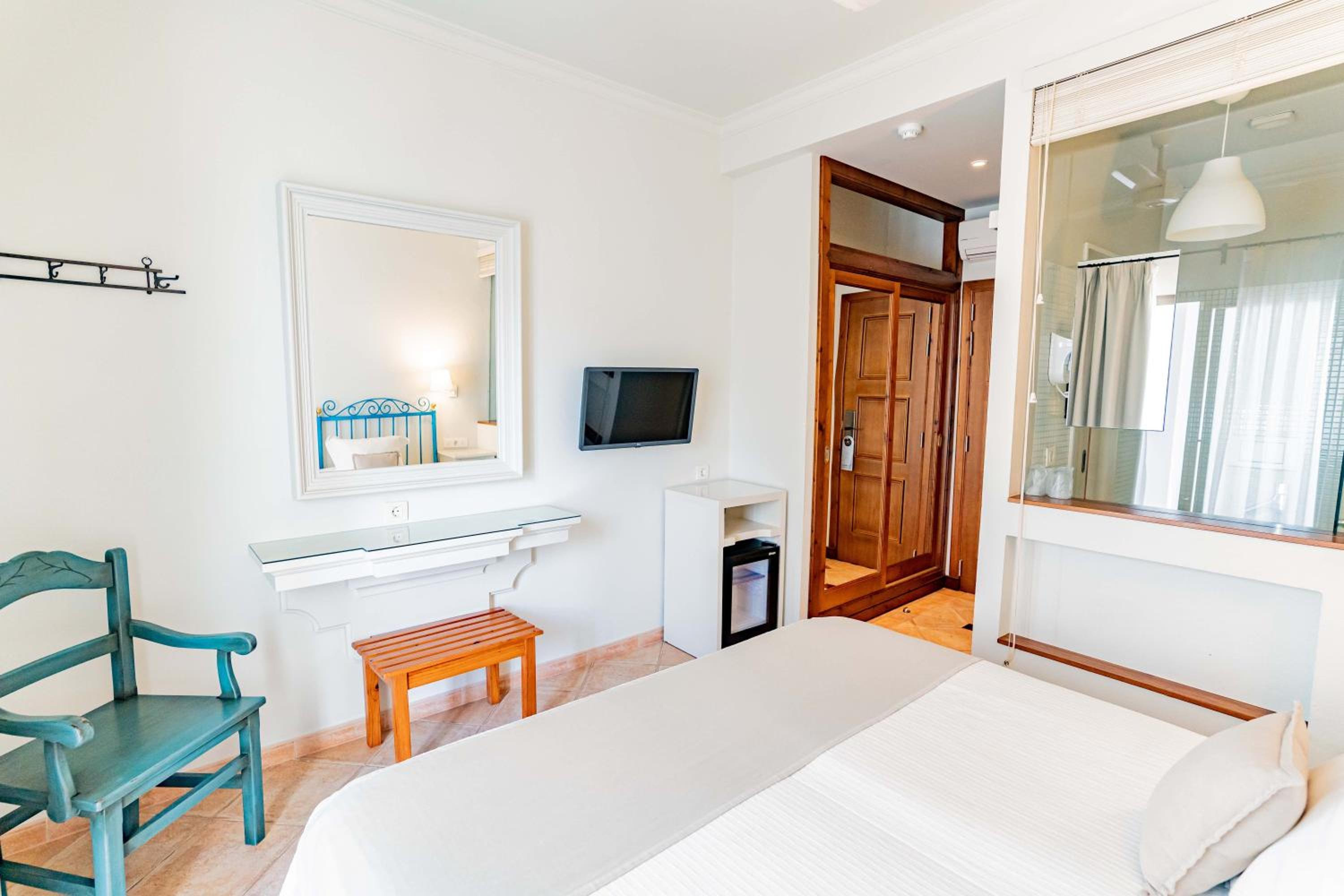Double with Sea View - Photo 5