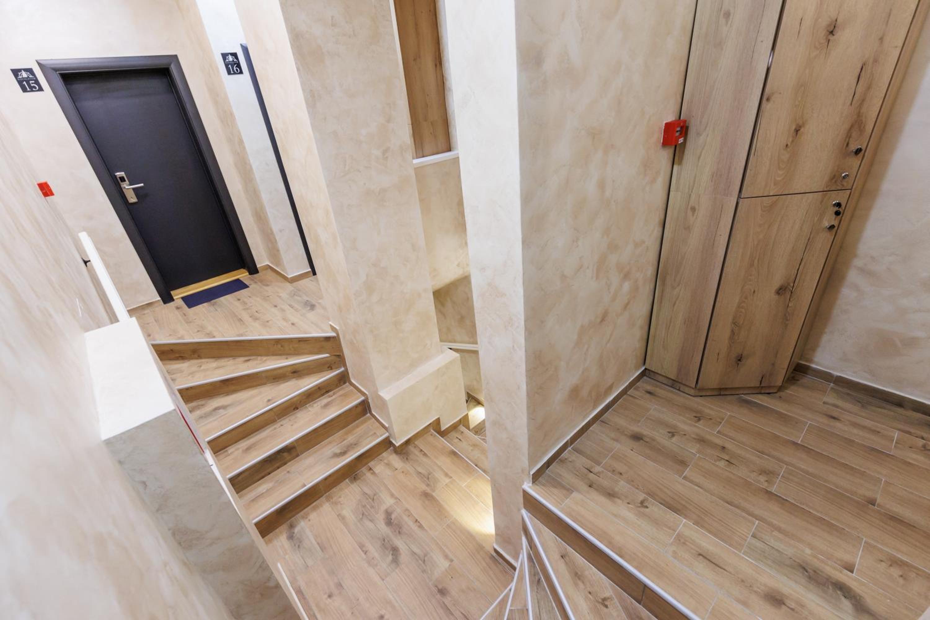 Studio Apartment - Photo 2