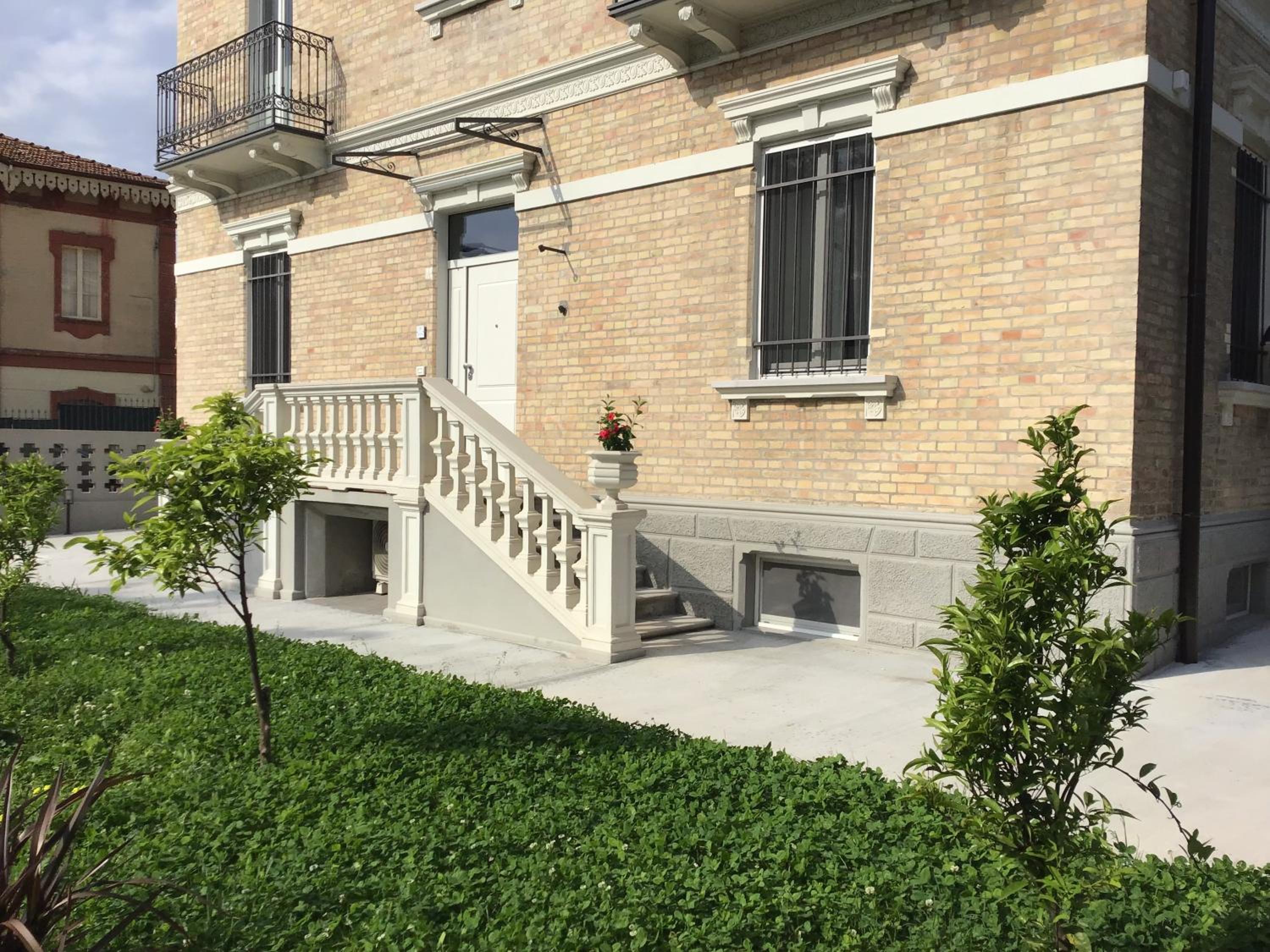 Apartment - Ground Floor - Photo 2