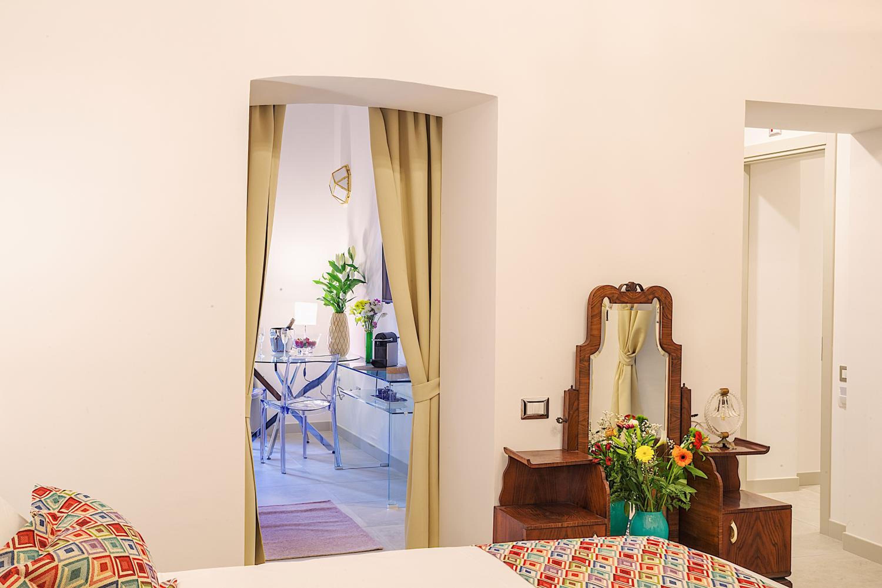 Deluxe Double or Twin Room with City View