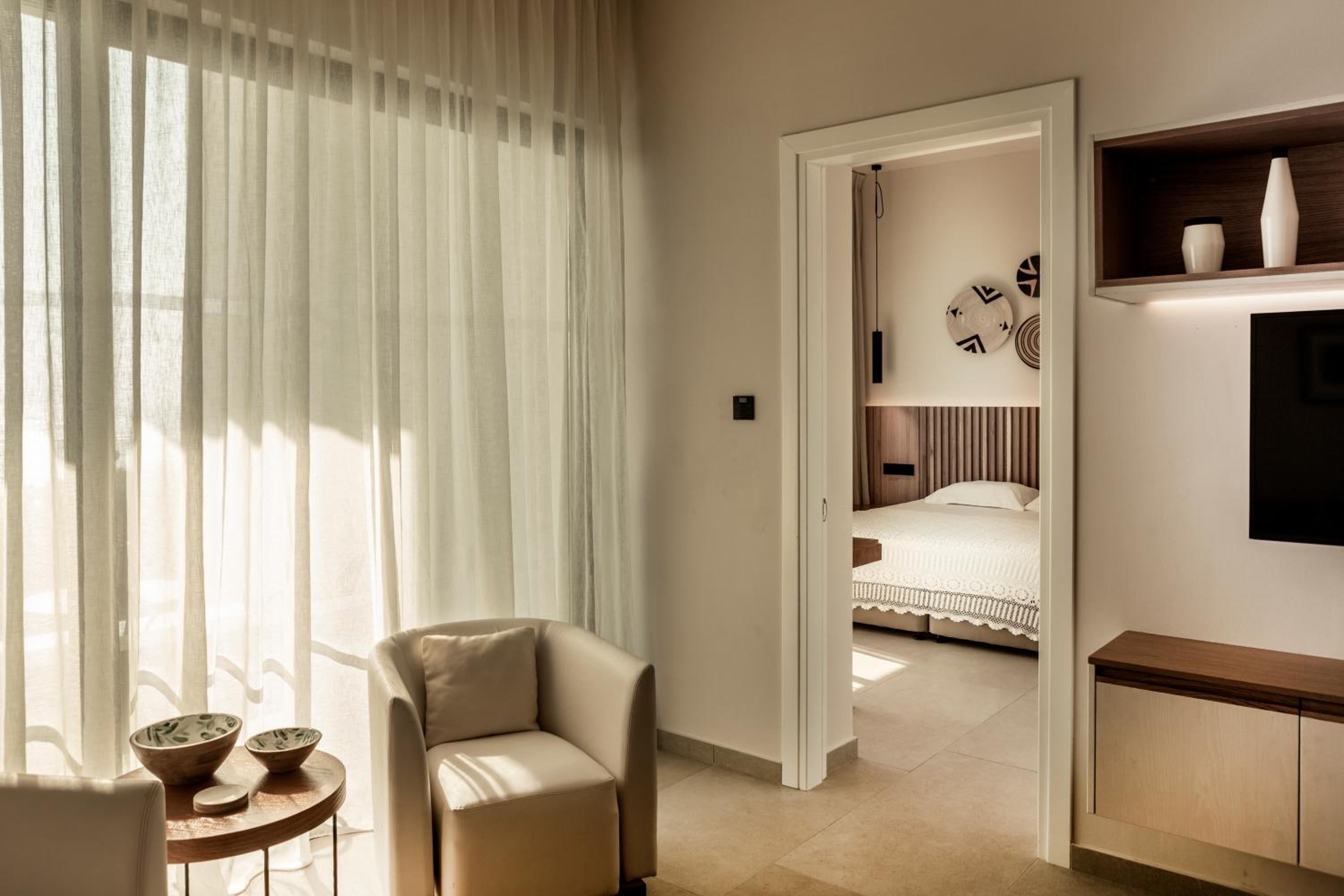 Suite - Photo 2