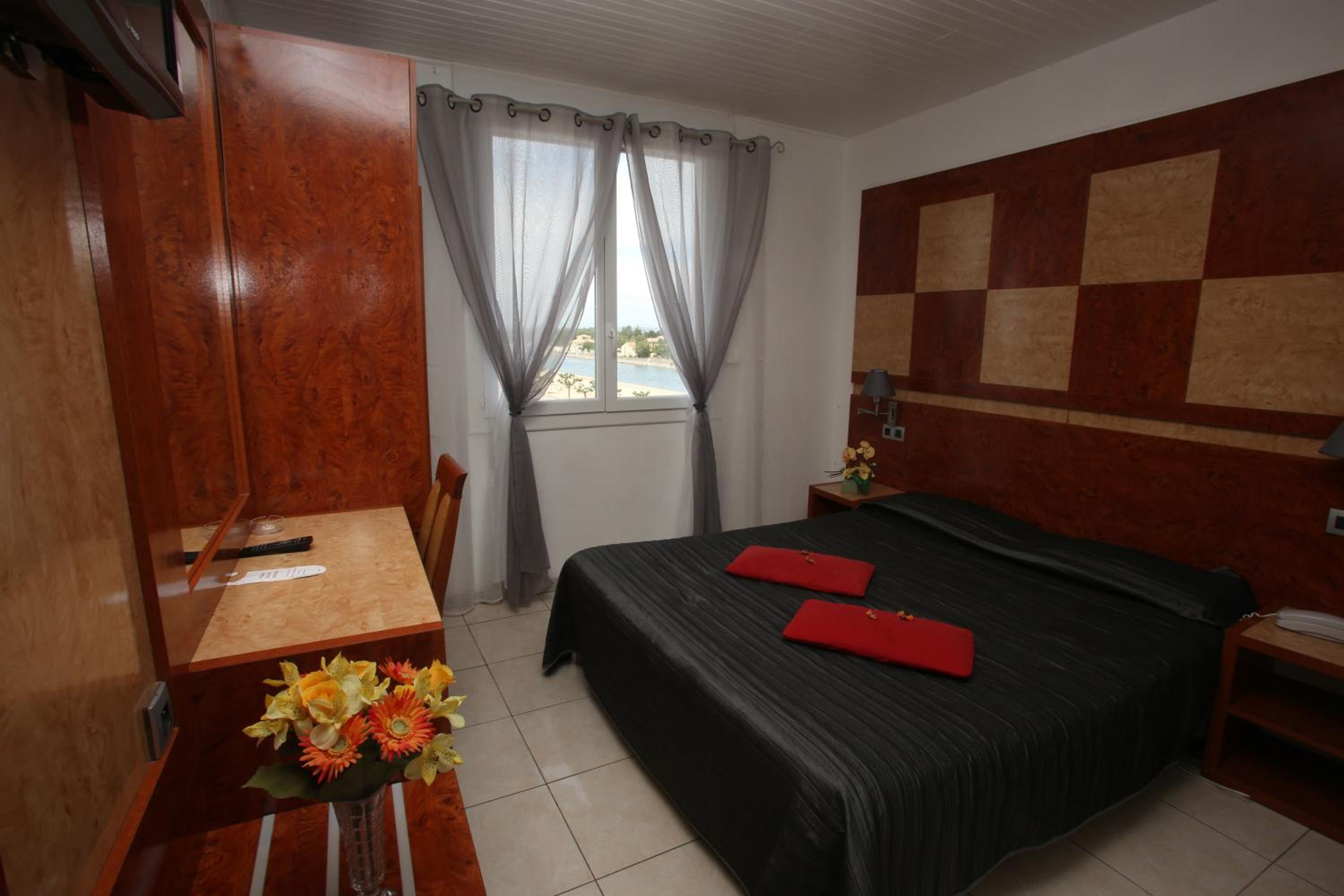 Standard Double Room photo 3