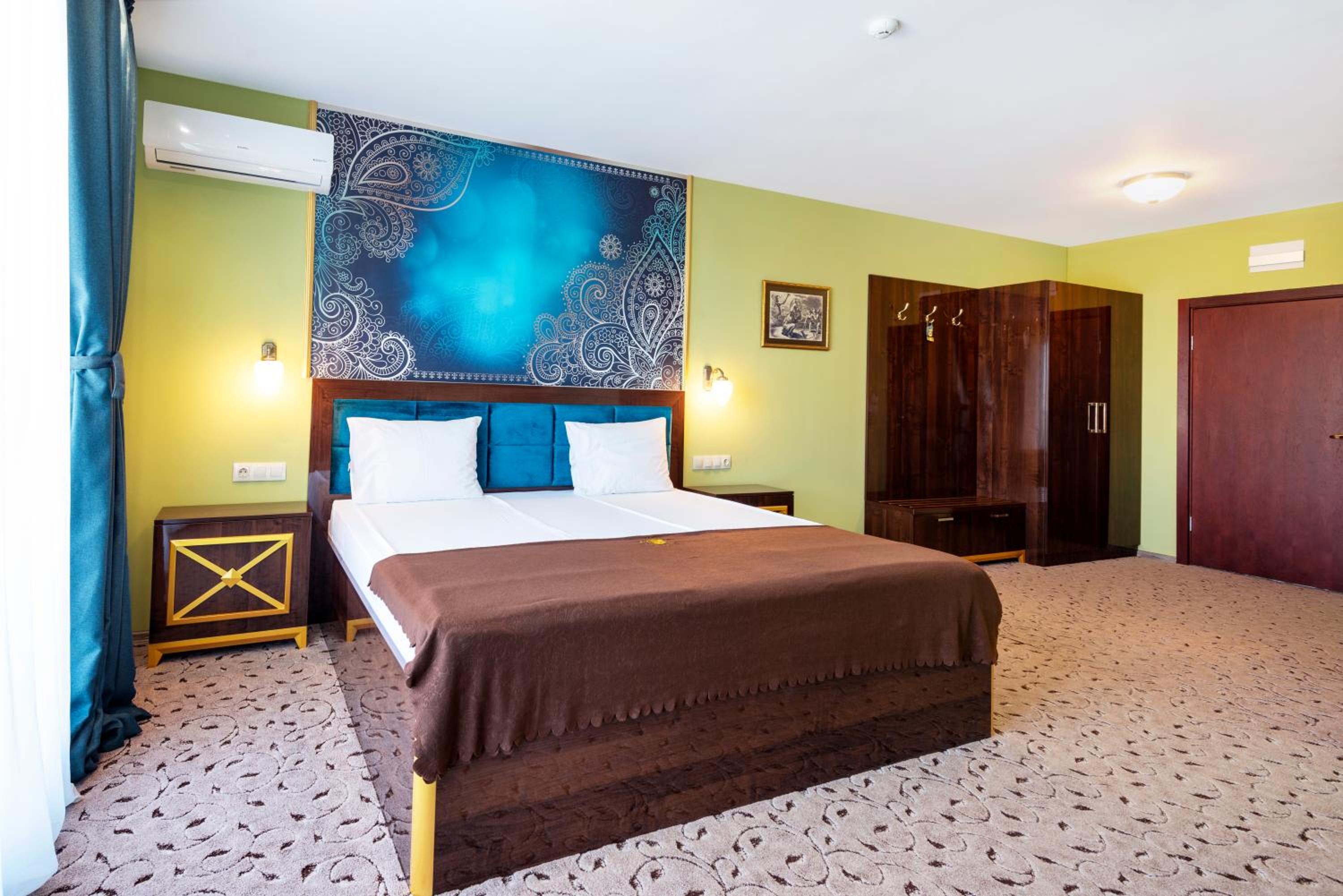 Double Room with Pool View photo 3
