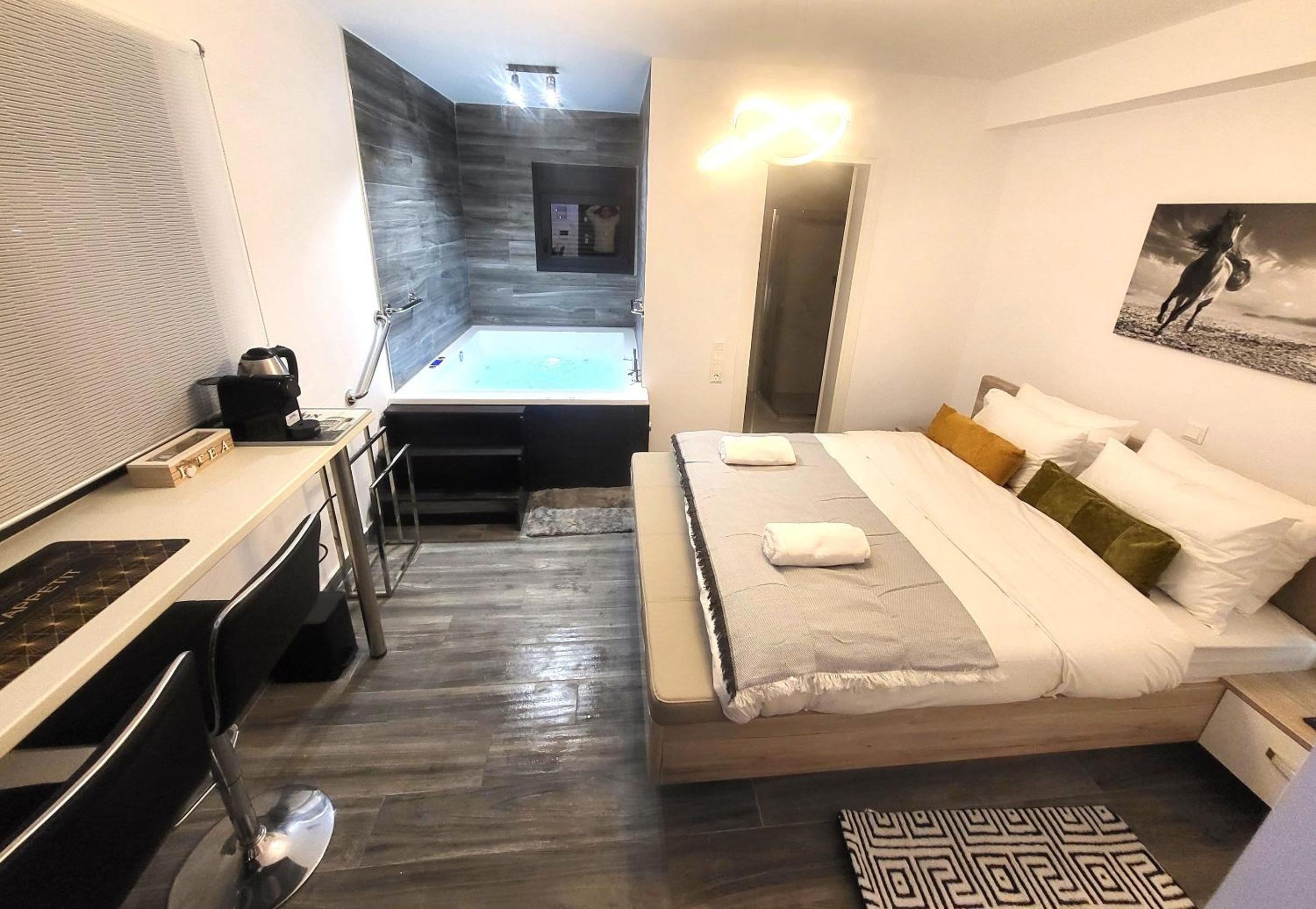 King Suite with Spa Bath