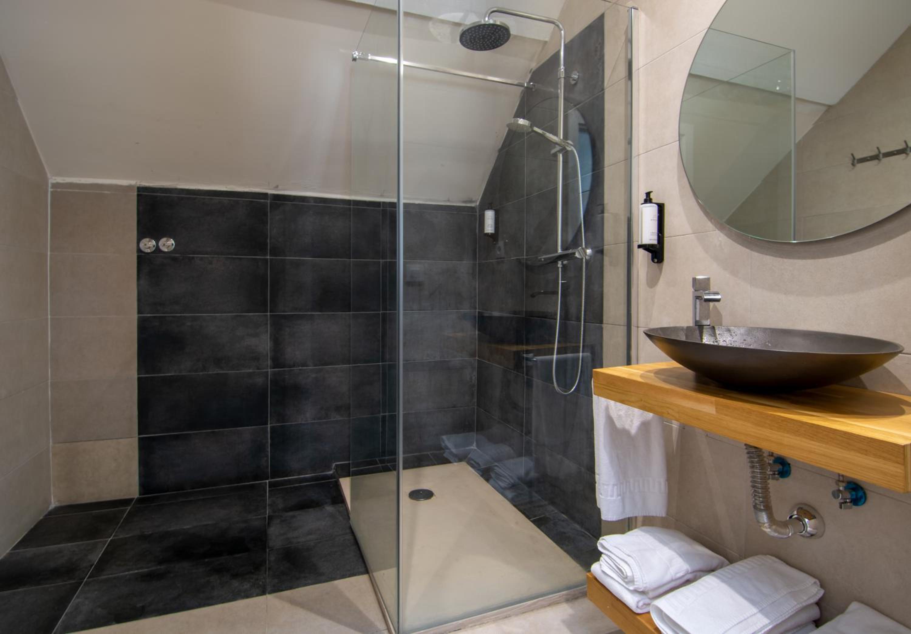 Loft Apartment - Photo 4