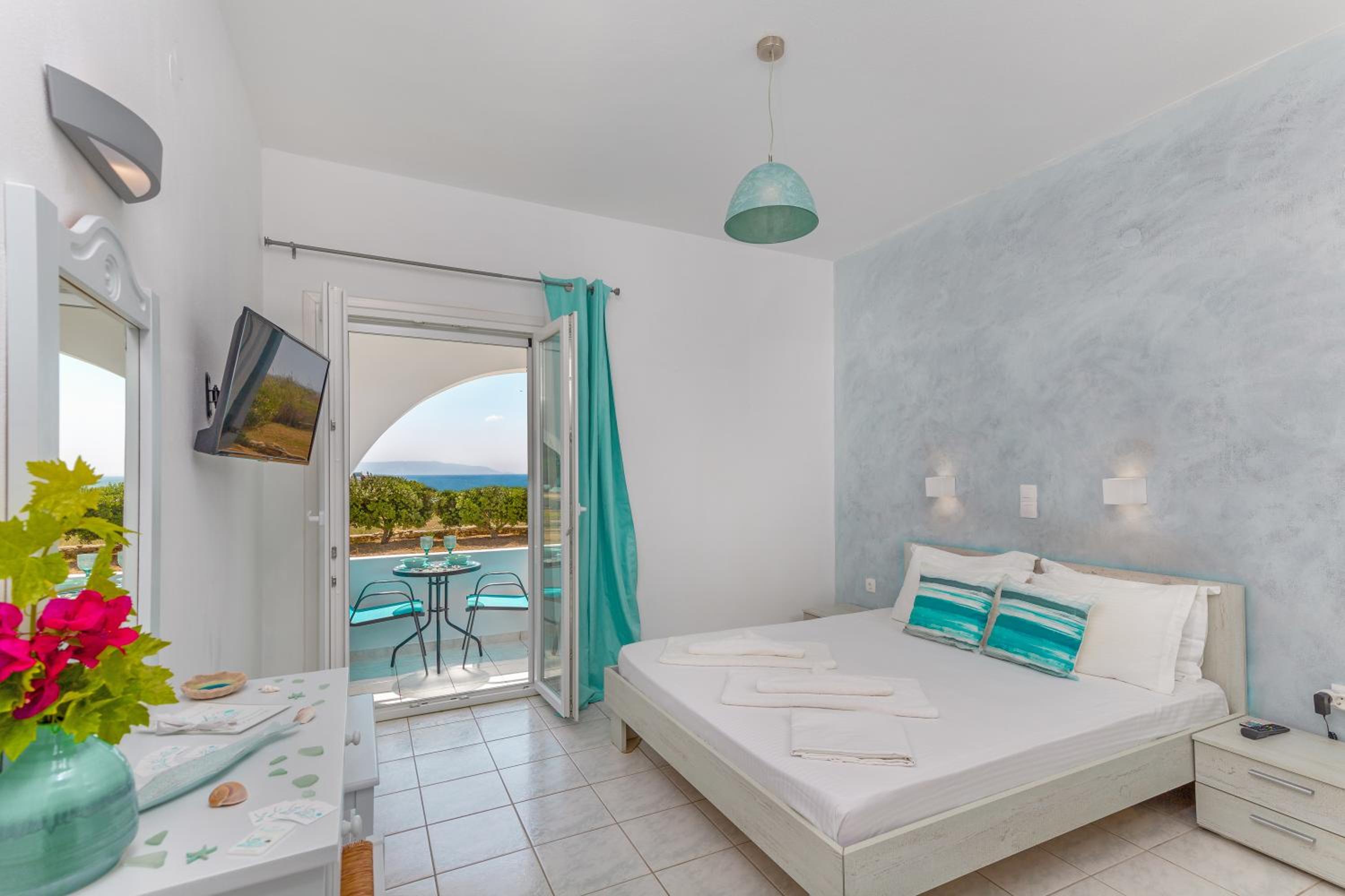 Deluxe Double Room with Balcony and Sea View photo 1