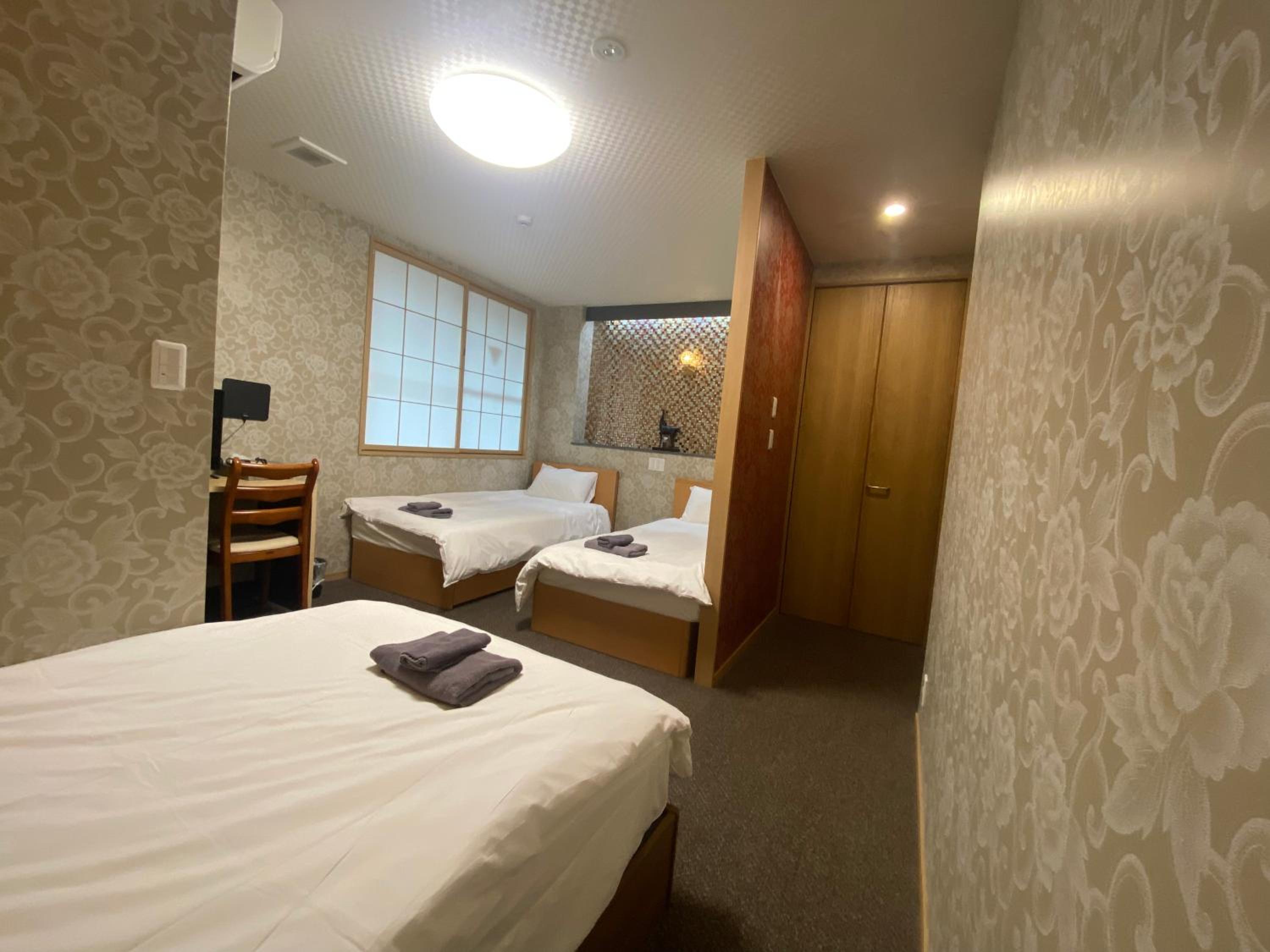 Triple Room with Bath