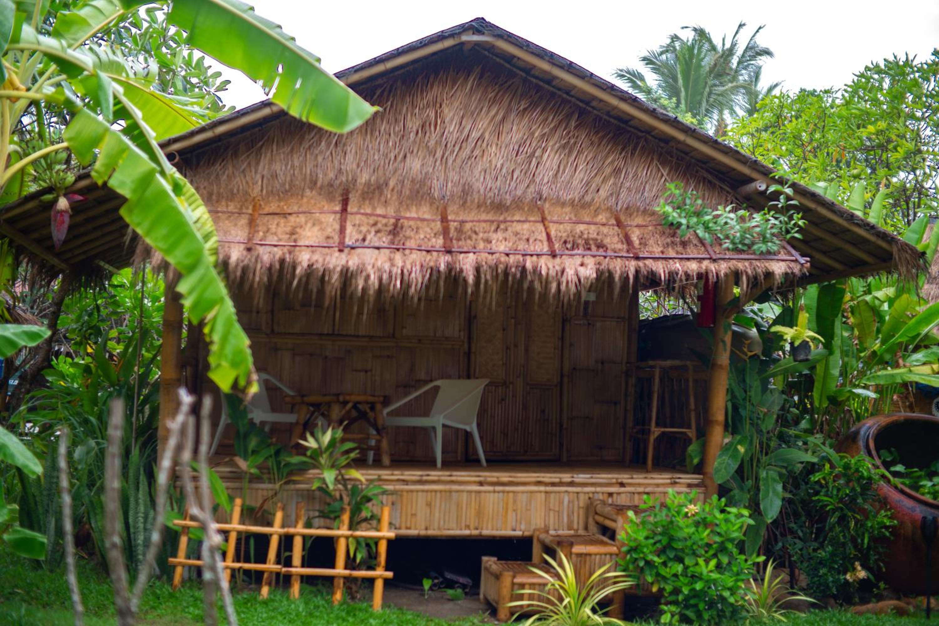 Bungalow with Garden View - Photo 2