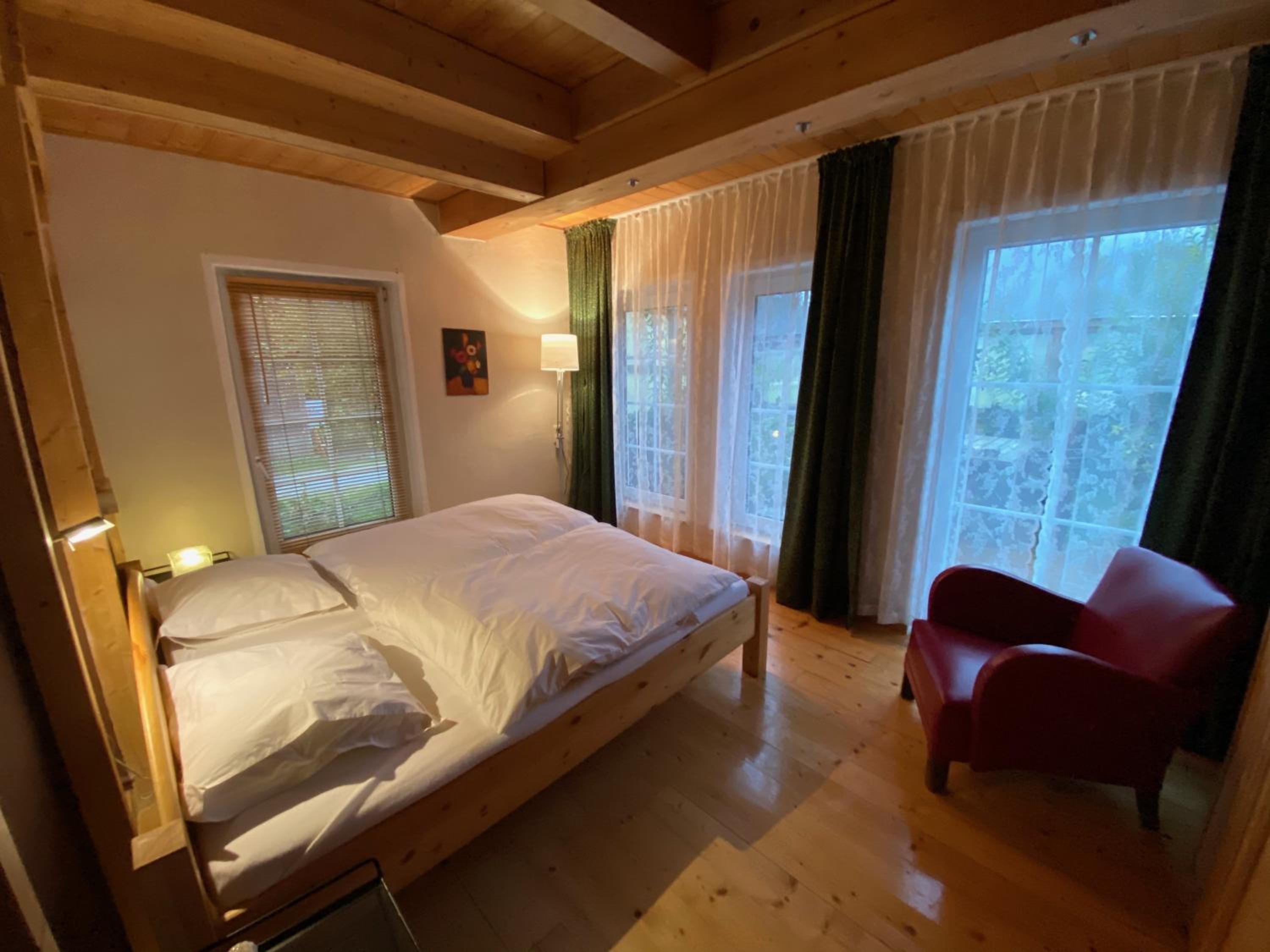 Three-Bedroom House photo 3