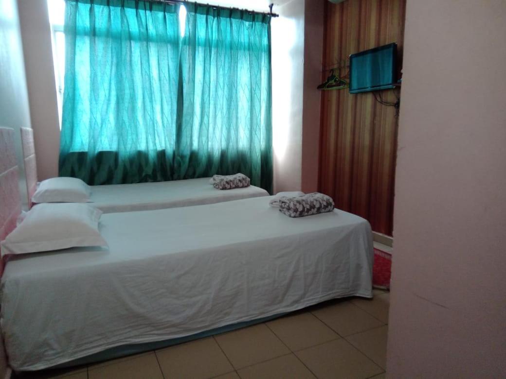 Standard Twin Room photo 2