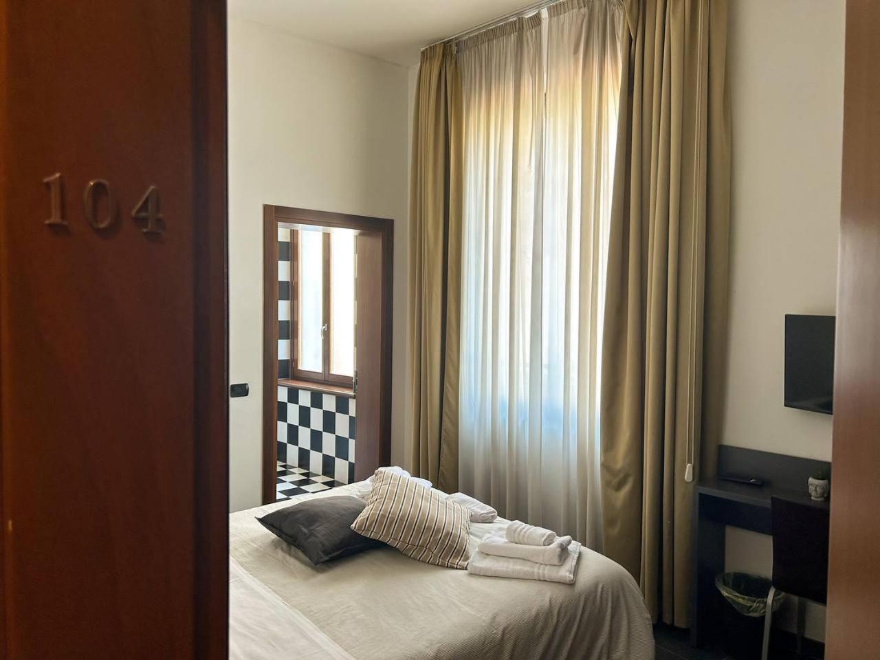 Double Room - Photo 14