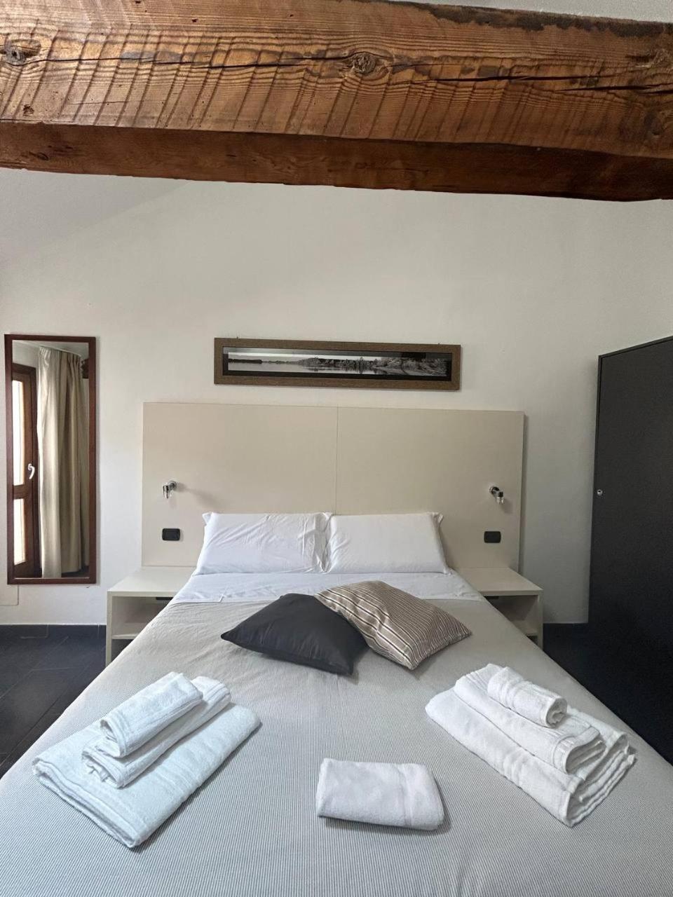 Double Room - Photo 10