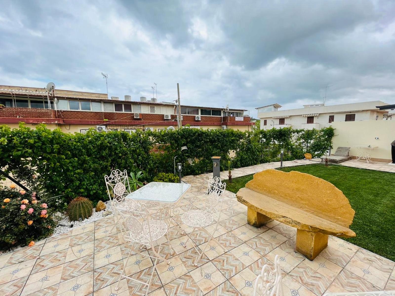 Deluxe Double Room with Sea View photo 3