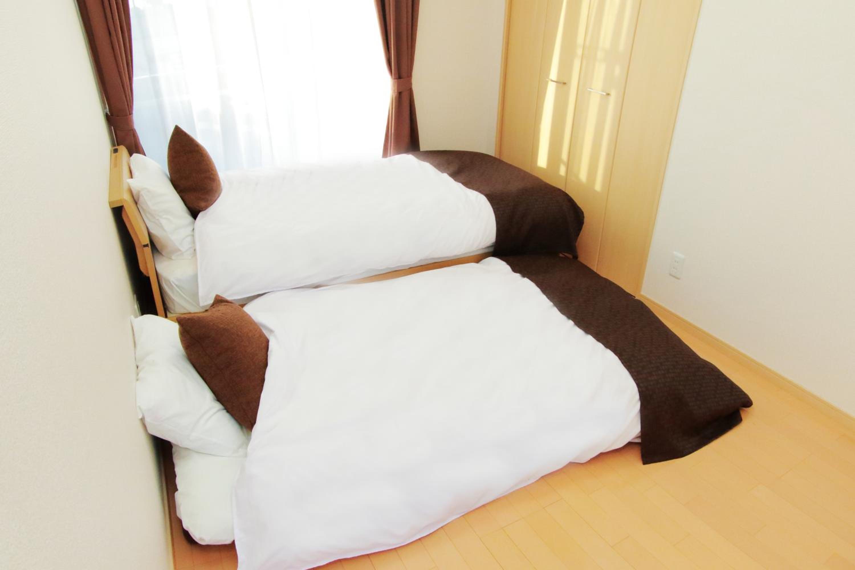 Small Double Room - Photo 6