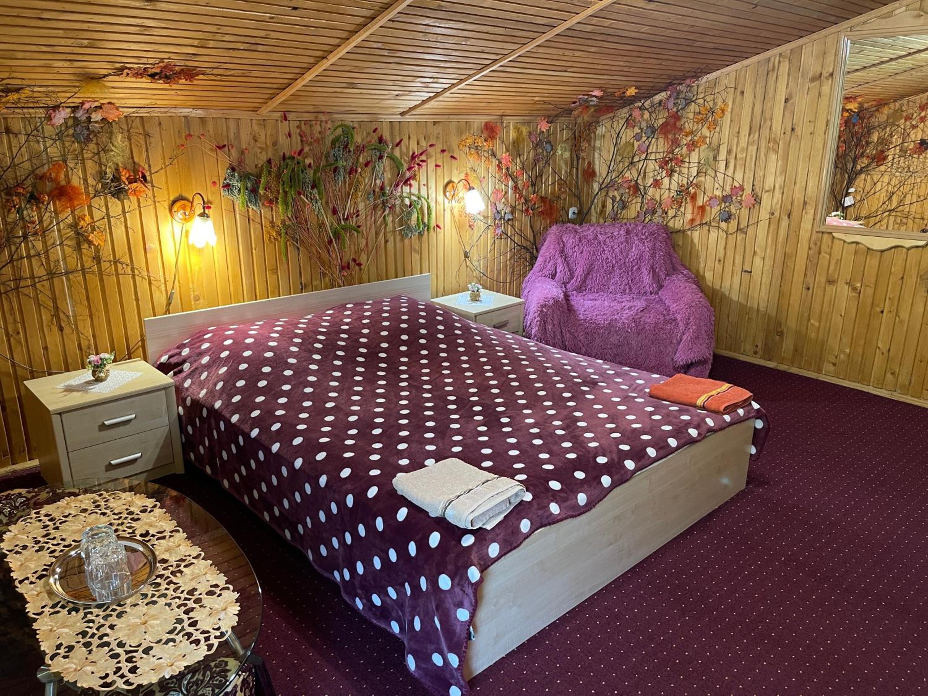 Double Room with Shared Bathroom photo 3