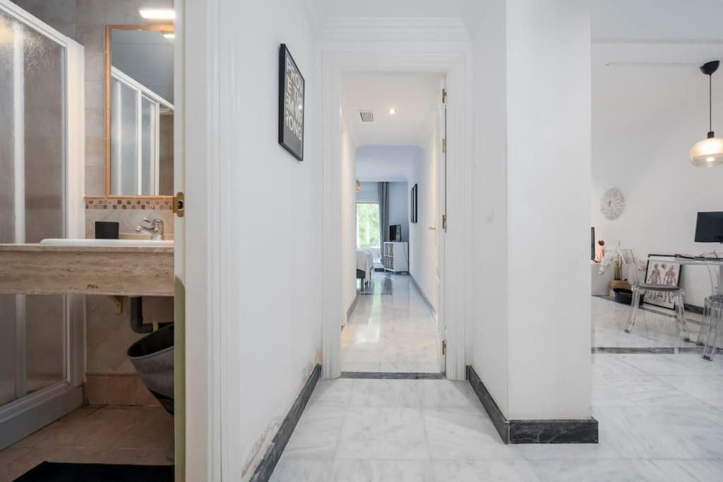 Apartamento de Dos Habitaciones con Terraza
