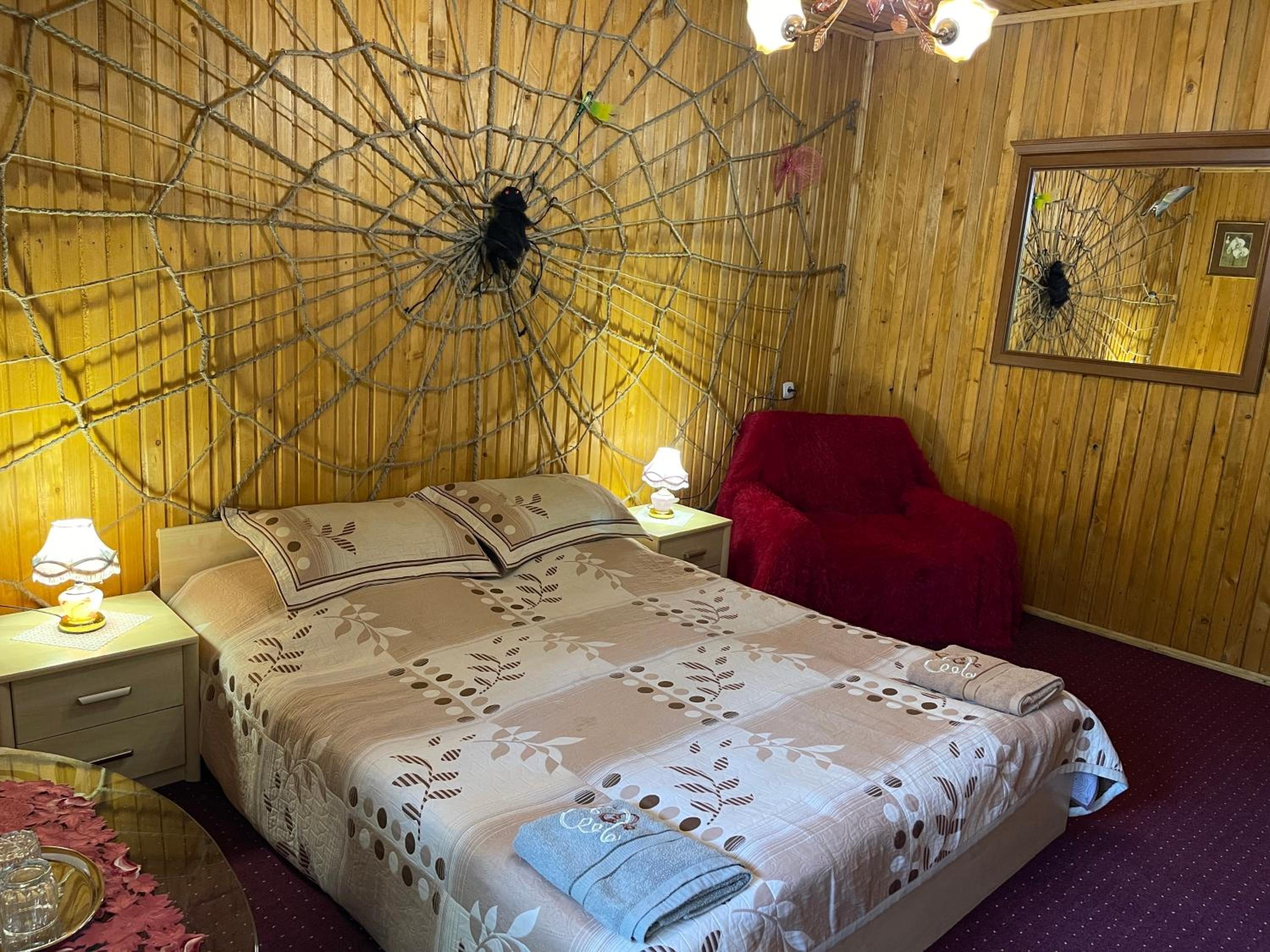 Double Room with Shared Bathroom photo 1