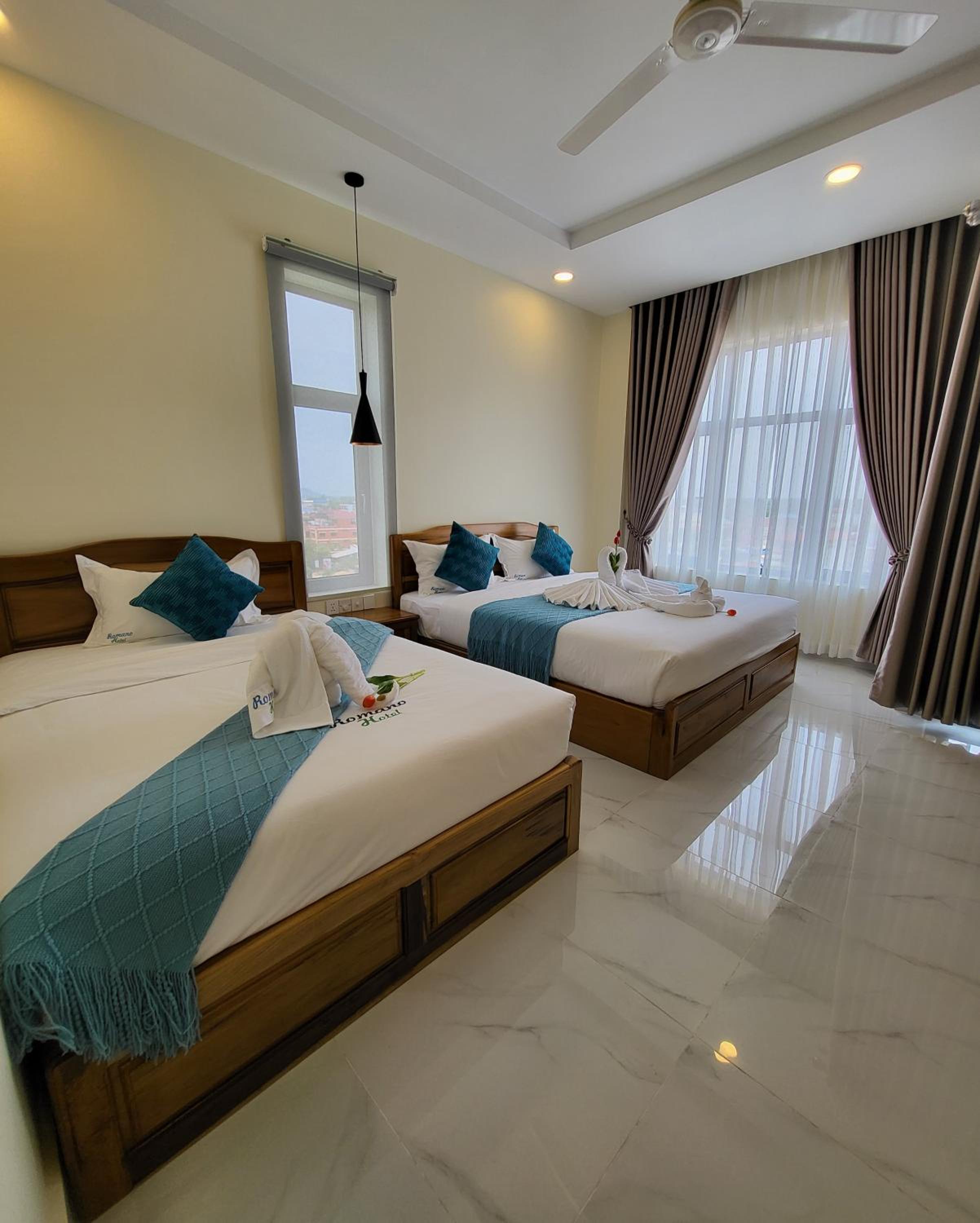 Standard Twin Room - Photo 1