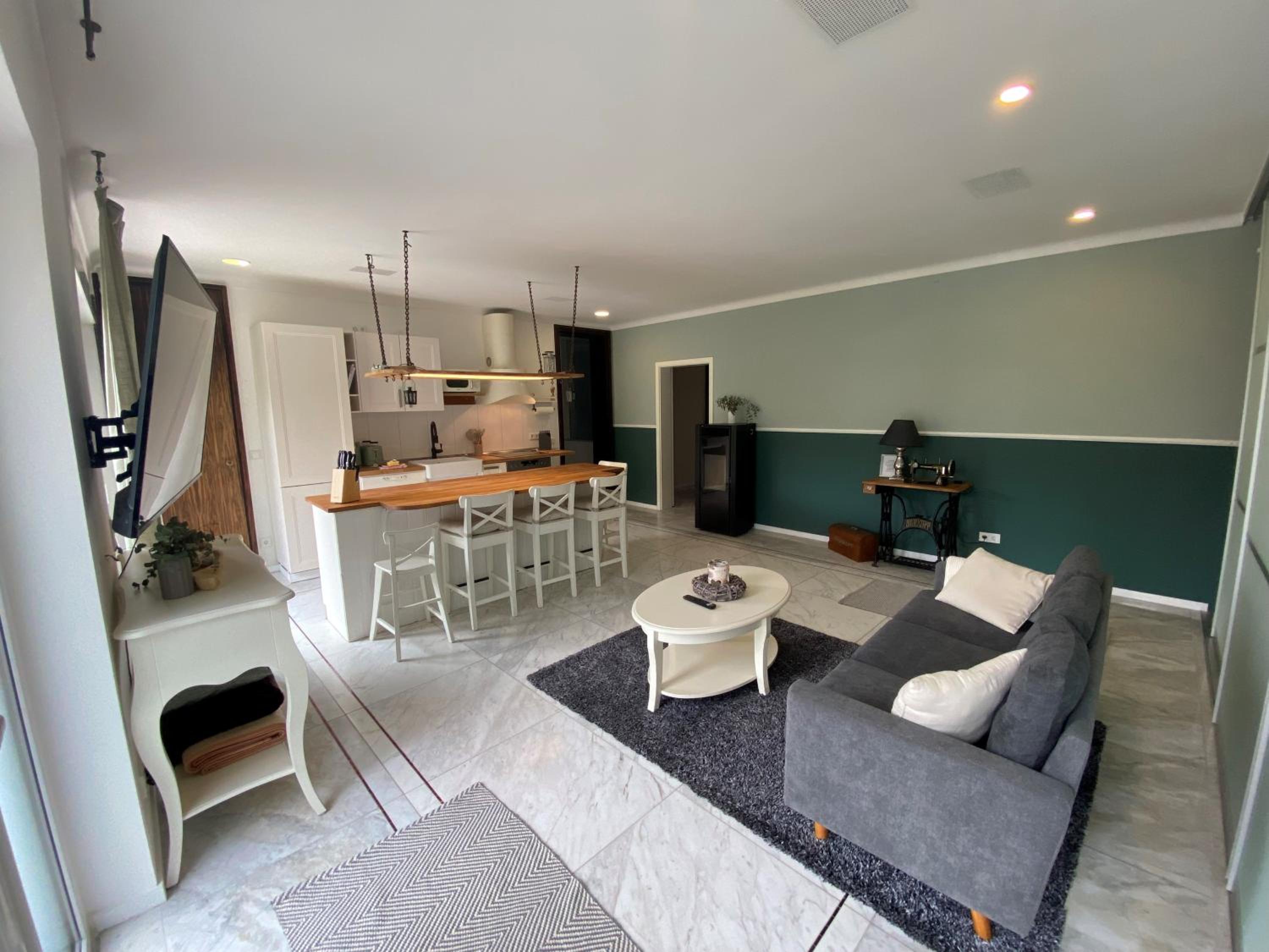 Three-Bedroom Apartment photo 1