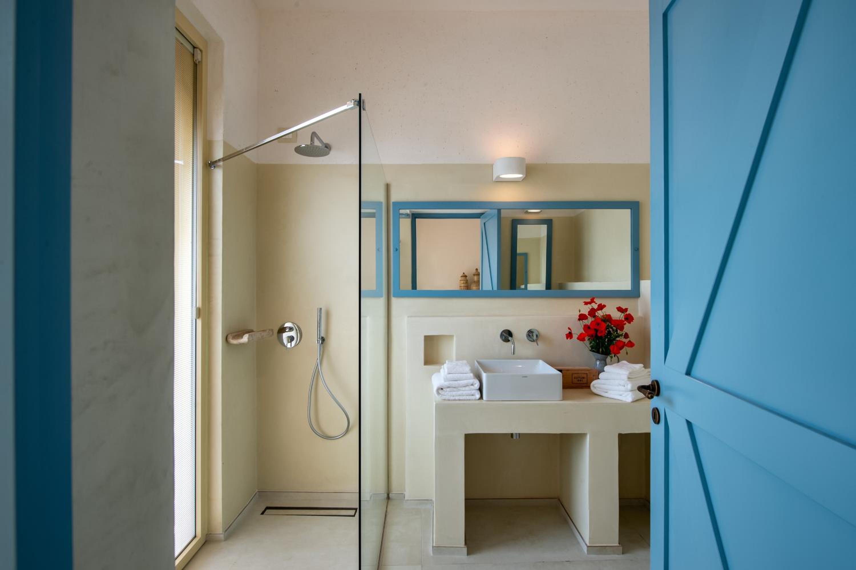 Junior Suite with Private Pool - Photo 5