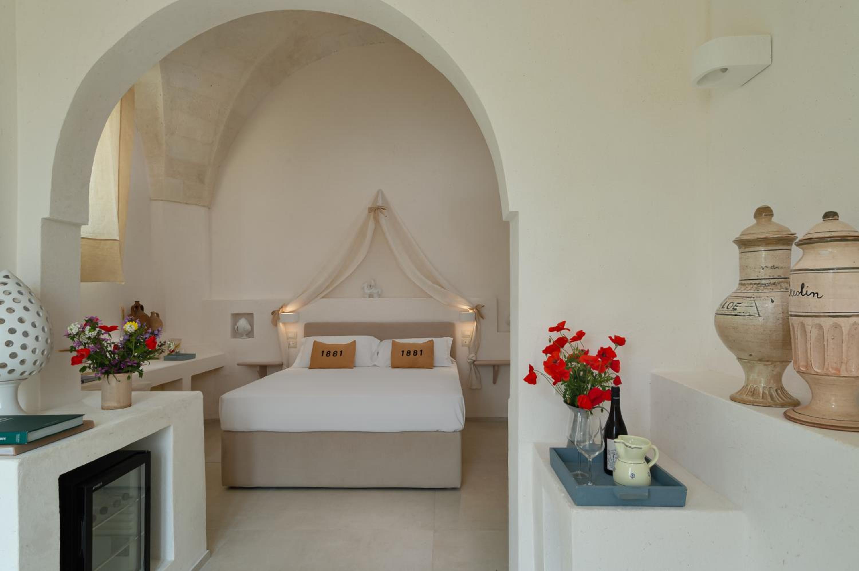Junior Suite with Private Pool - Photo 3