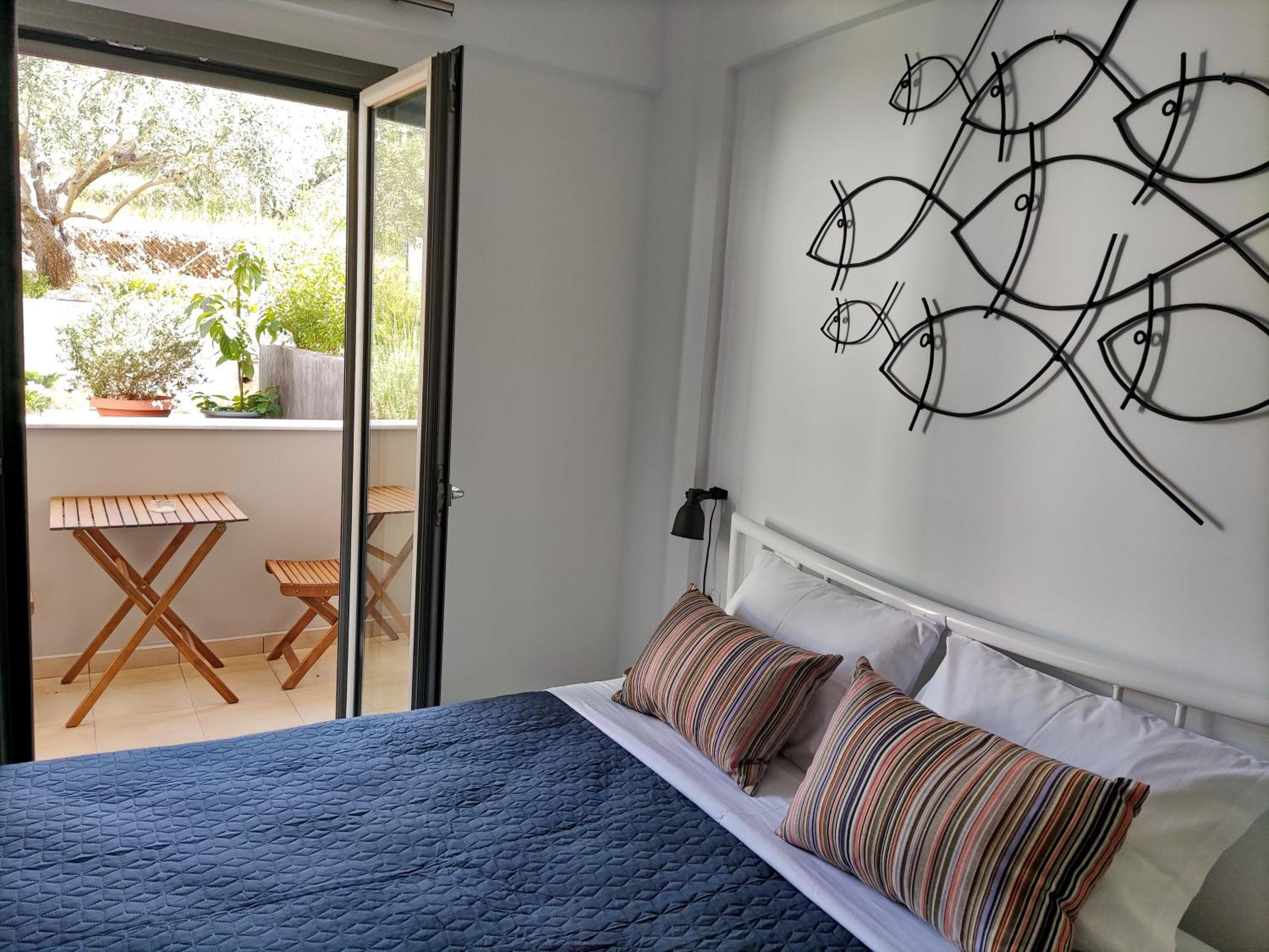 Apartment with Garden View