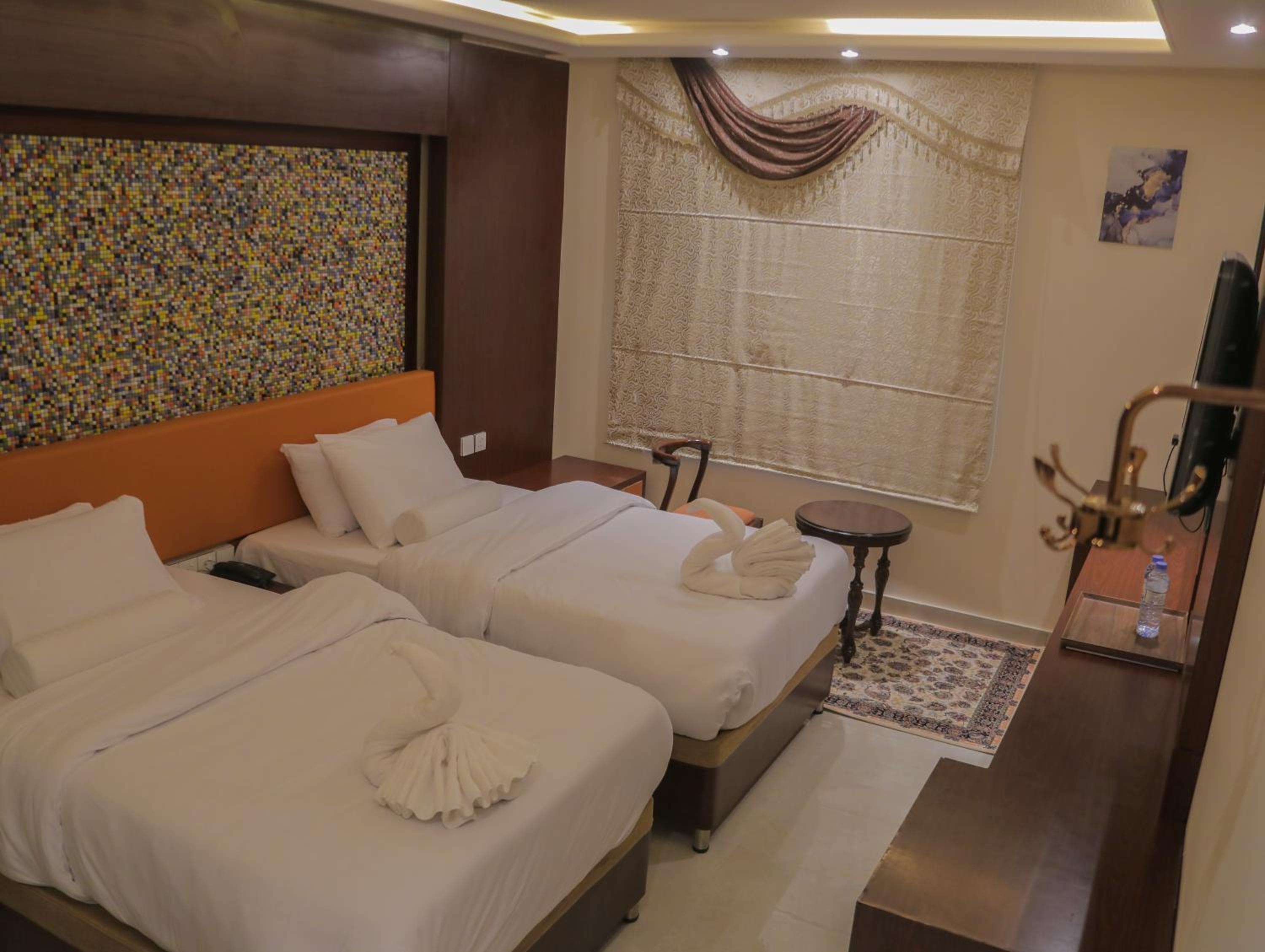 Standard Double Suite