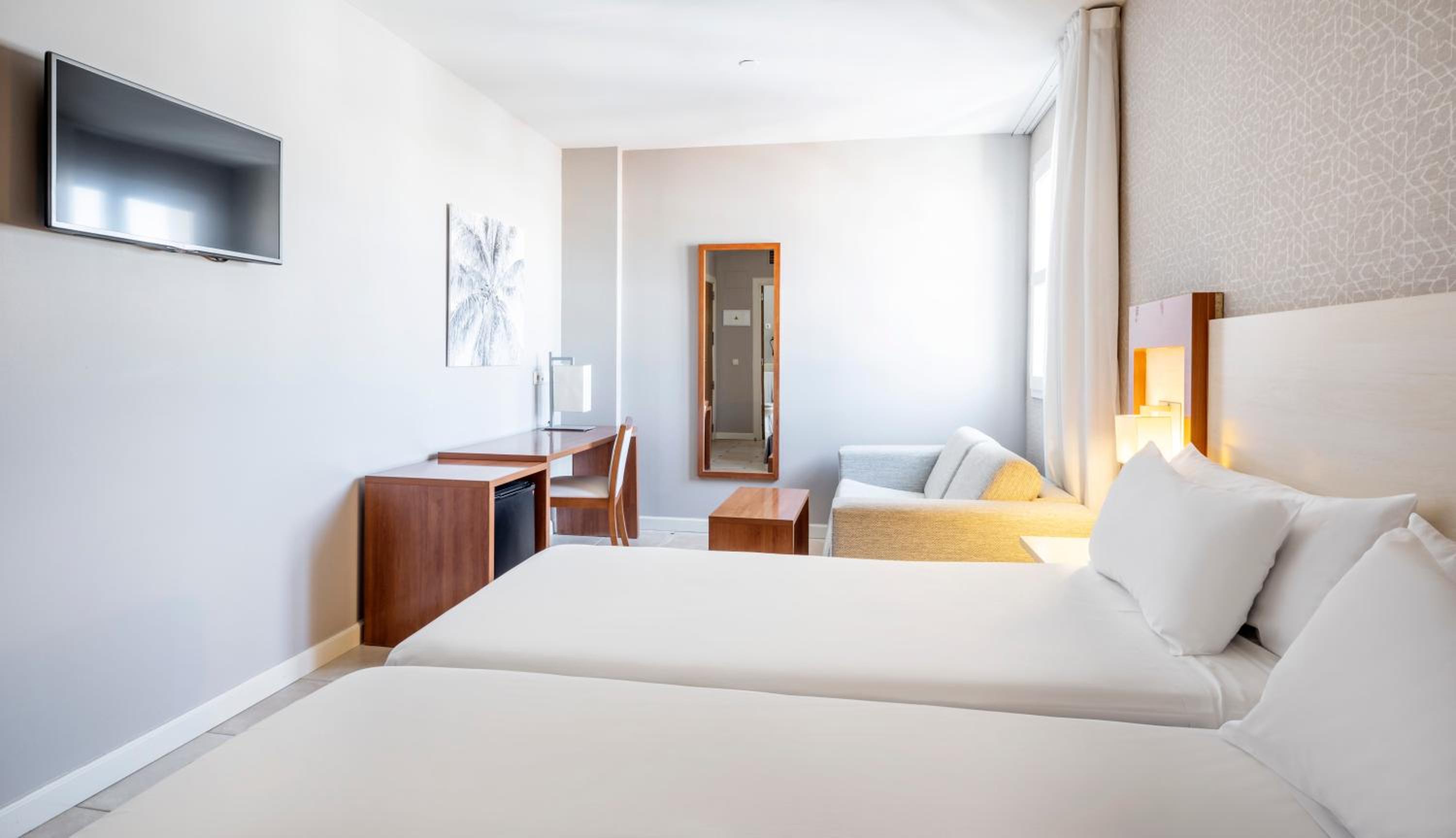Double or Twin Room - Photo 2